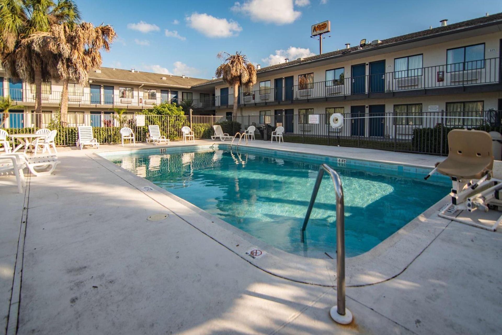 Motel 6-Ft. Pierce, FL photo 10