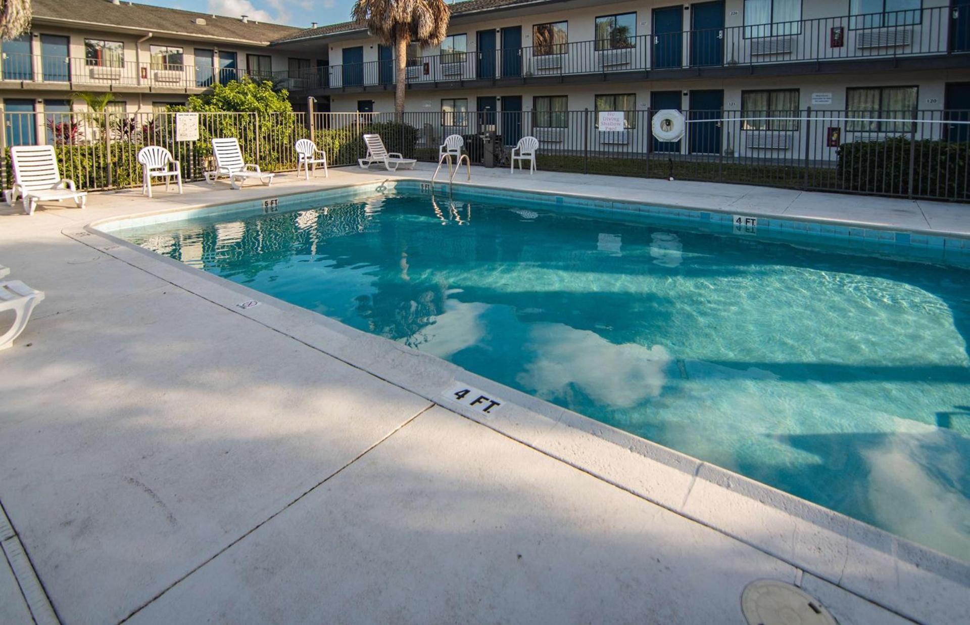 Motel 6-Ft. Pierce, FL photo 11