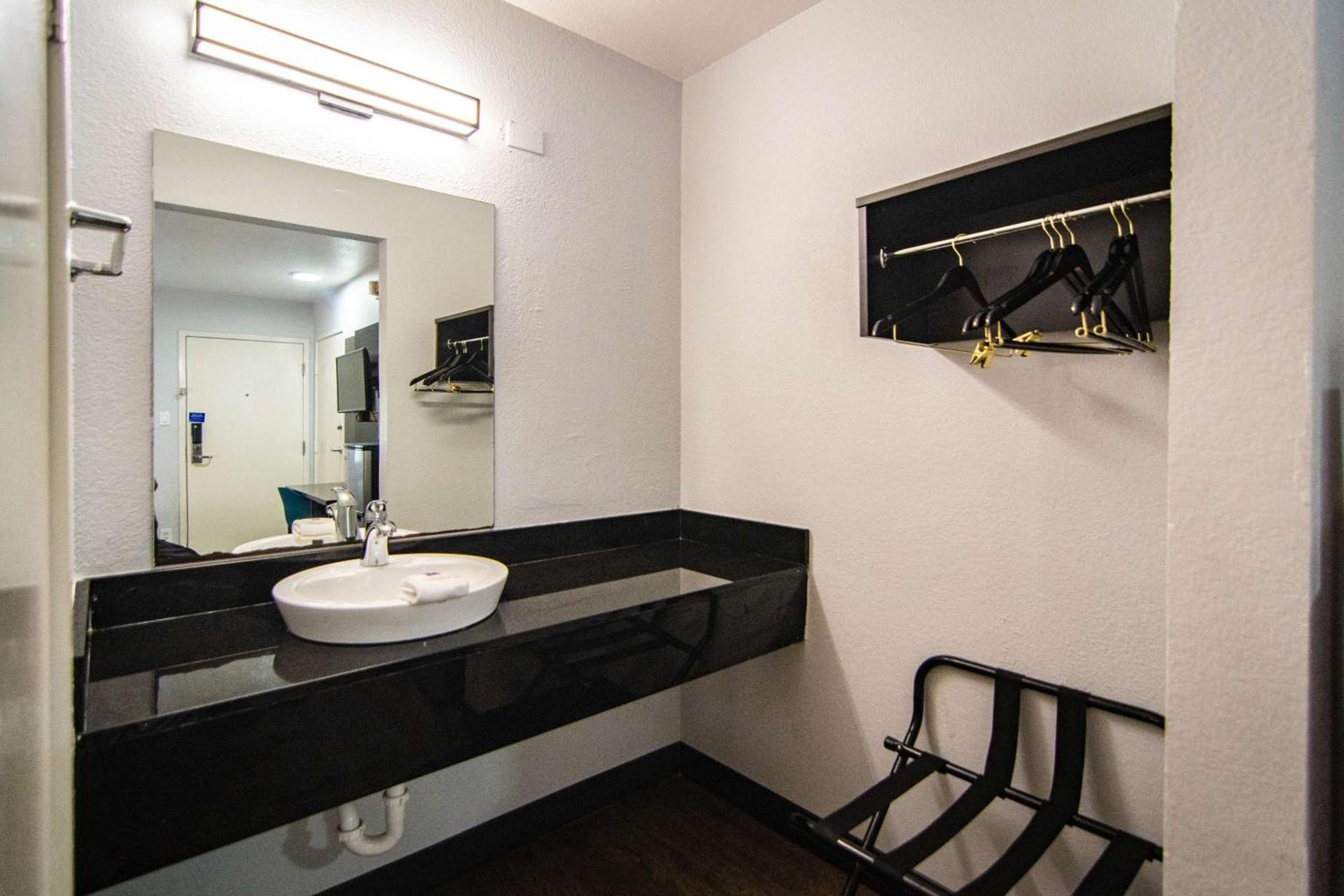 Motel 6-Ft. Pierce, FL photo 14