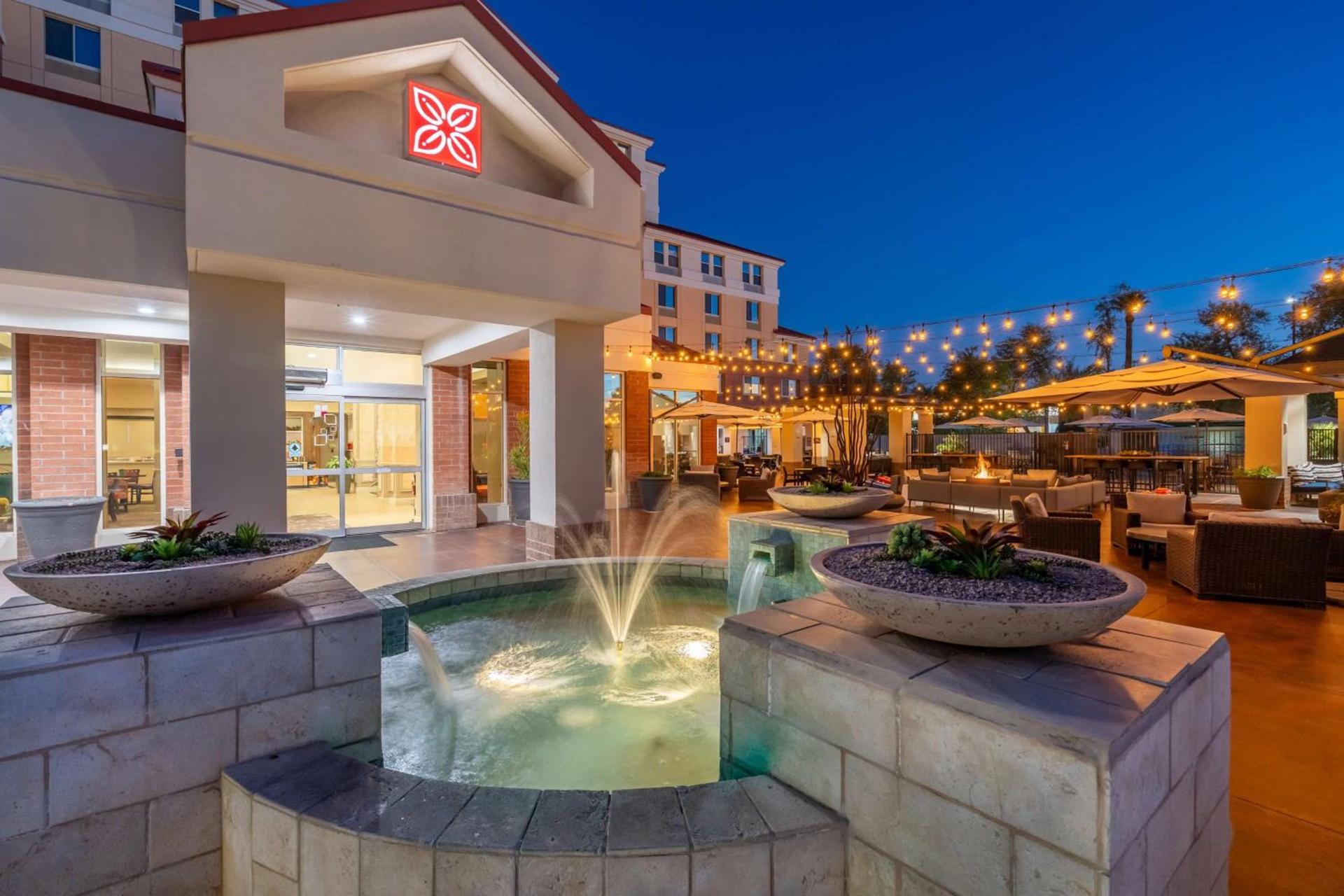 Hilton Garden Inn Scottsdale Old Town photo 5