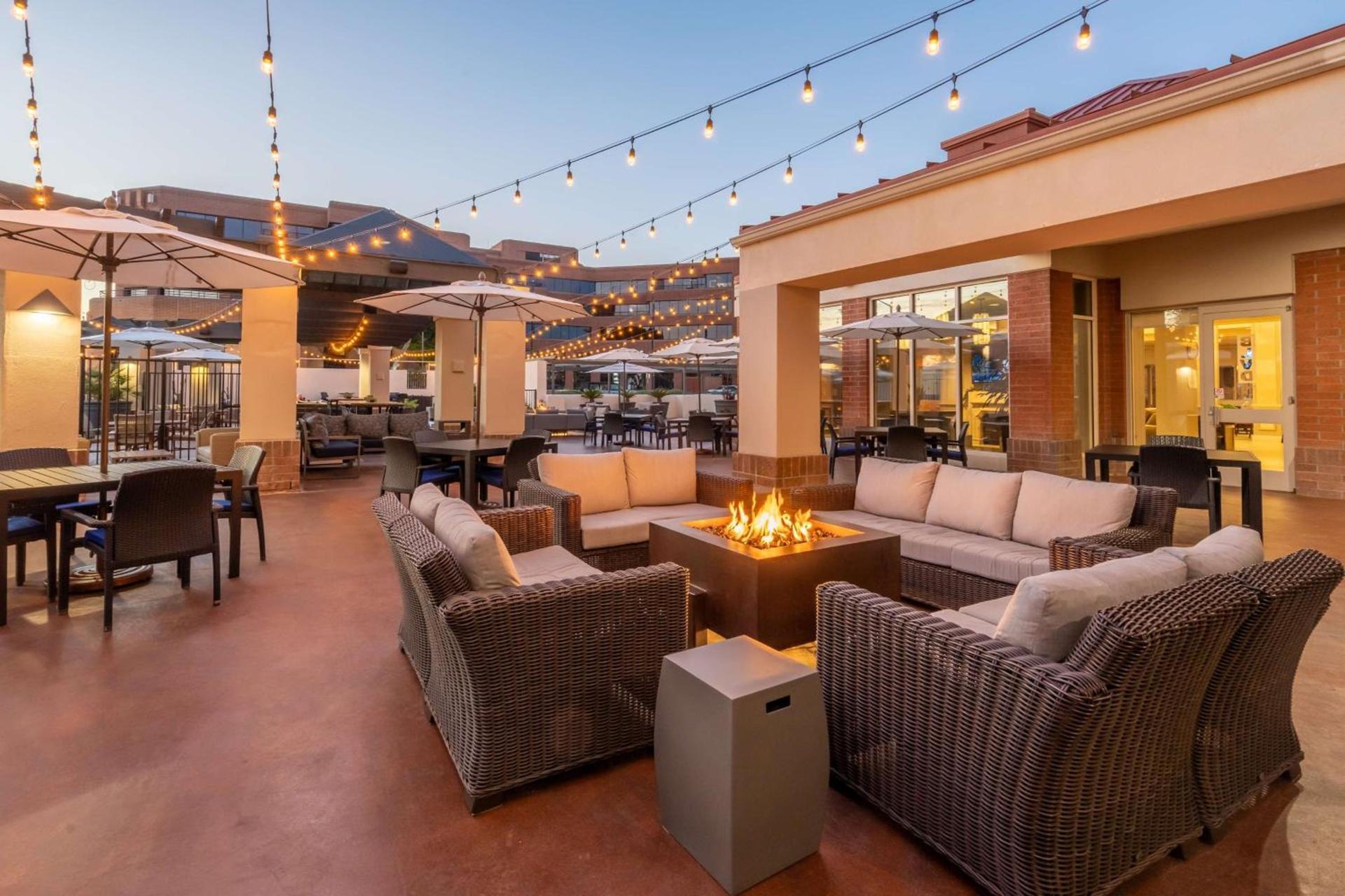 Hilton Garden Inn Scottsdale Old Town photo 6