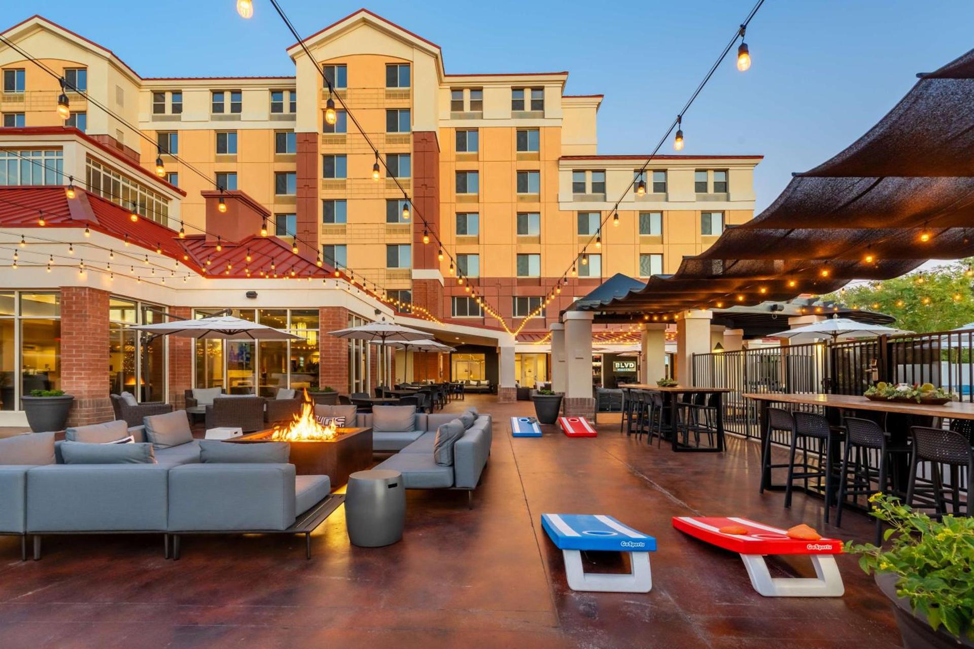 Hilton Garden Inn Scottsdale Old Town photo 8