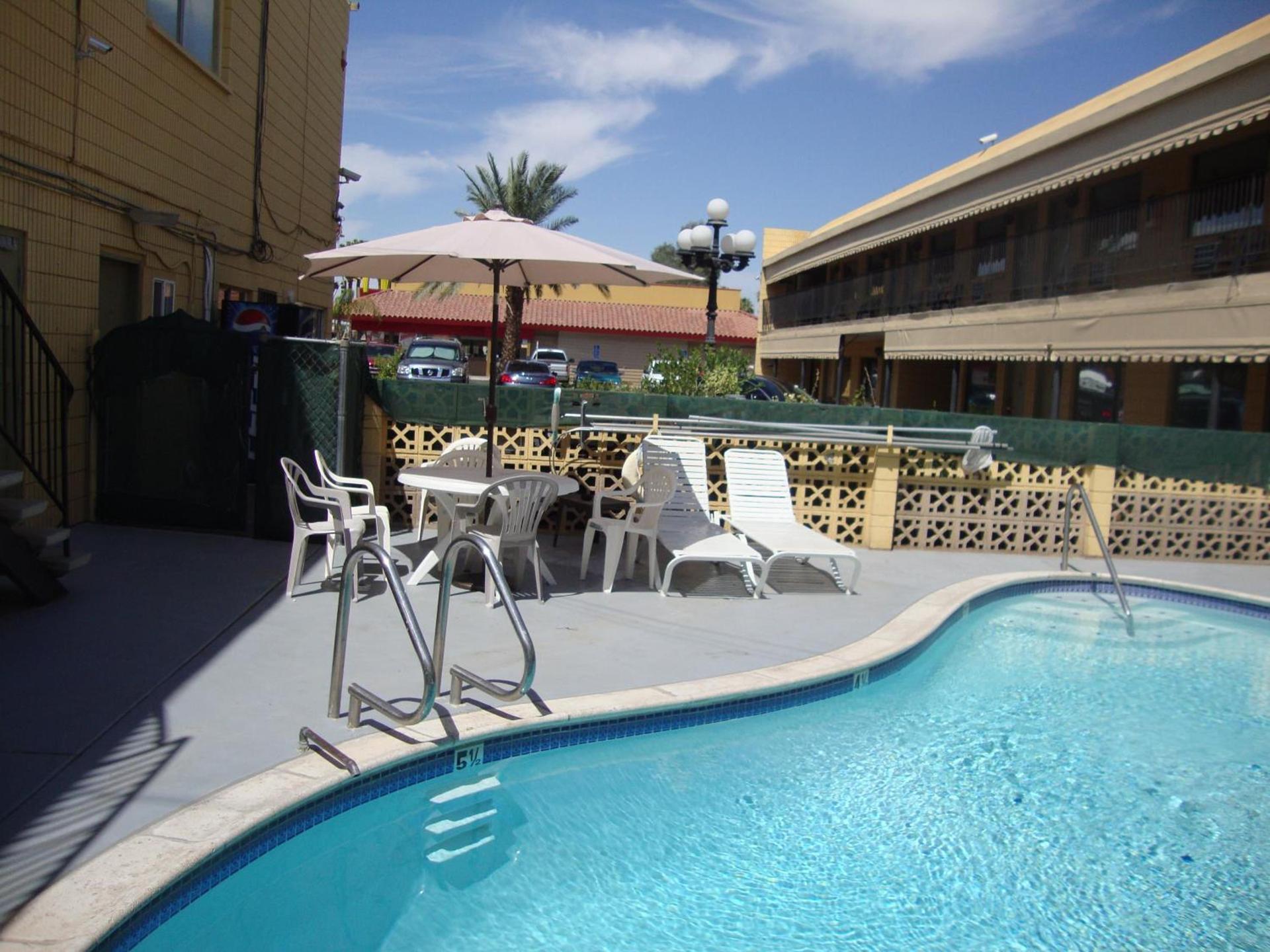 Townhouse Inn and Suites photo 29