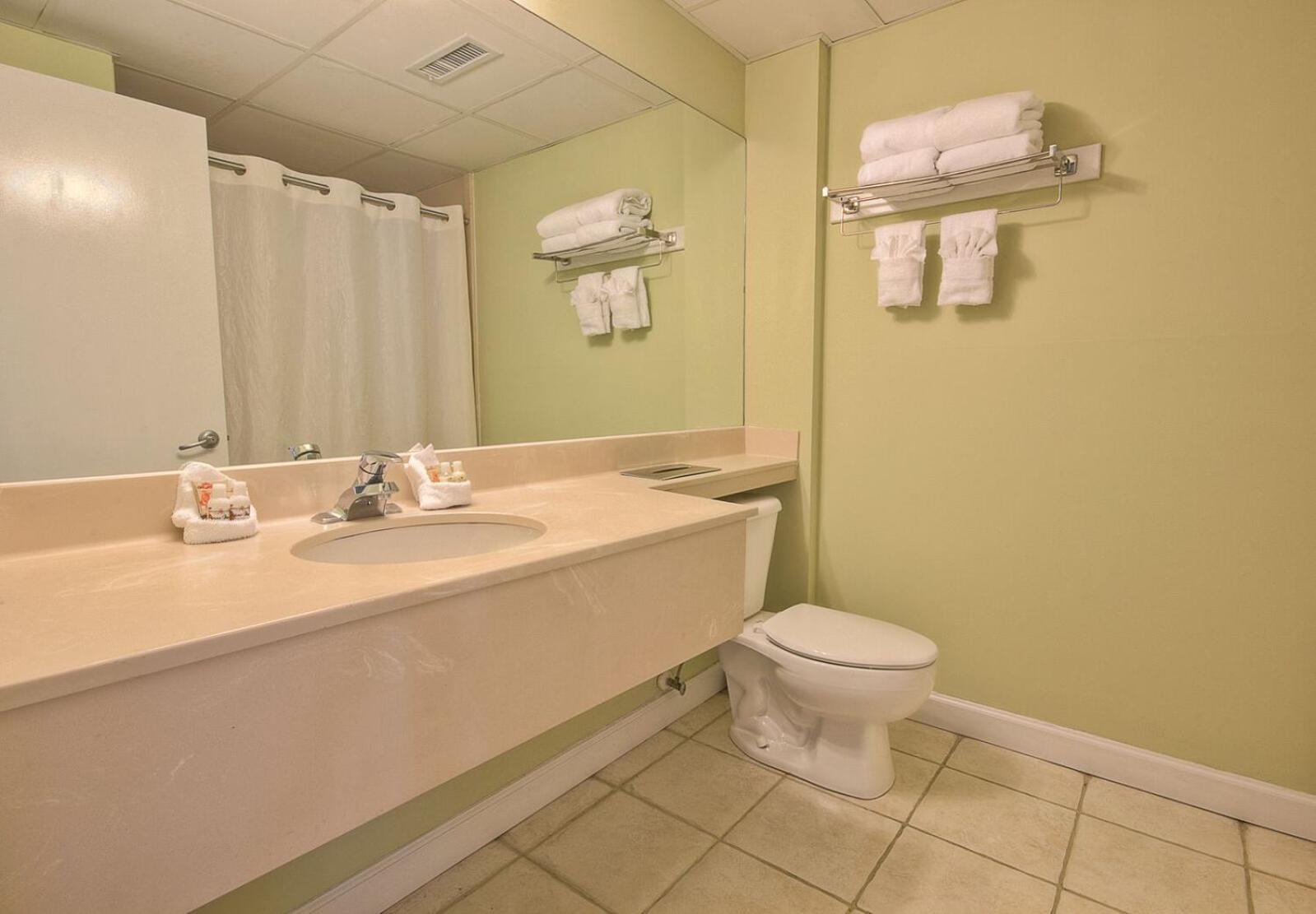 Tidelands Caribbean Boardwalk Hotel and Suites photo 50