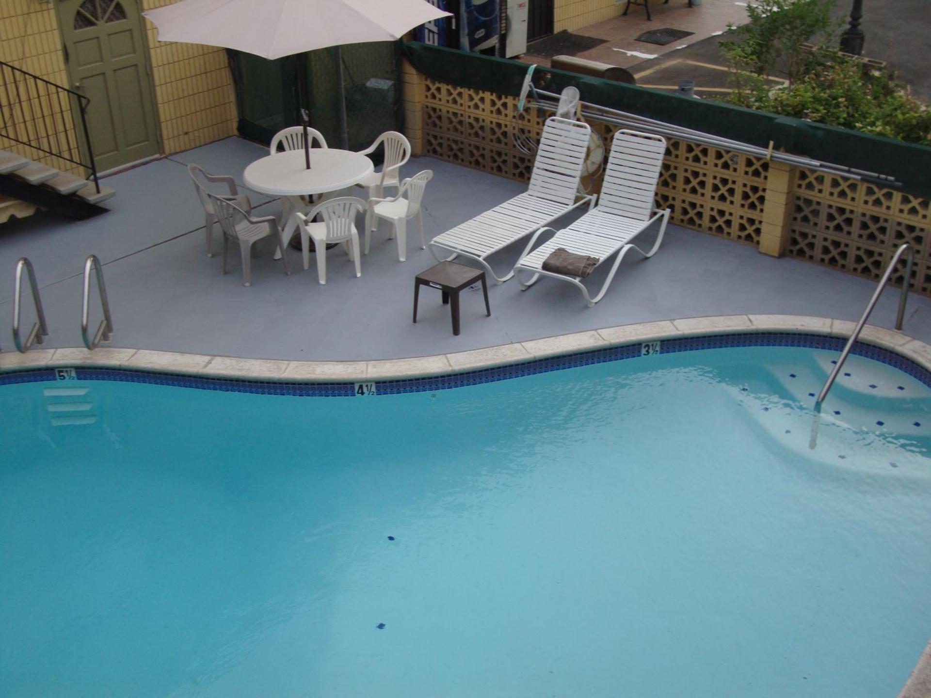Townhouse Inn and Suites photo 42