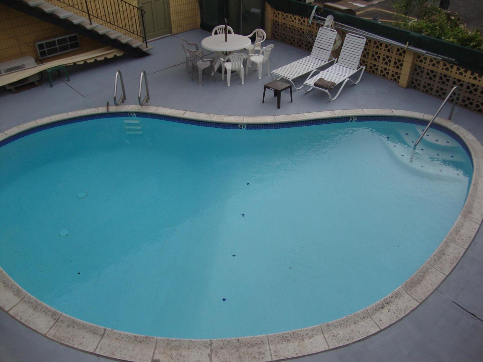 Townhouse Inn and Suites photo 44