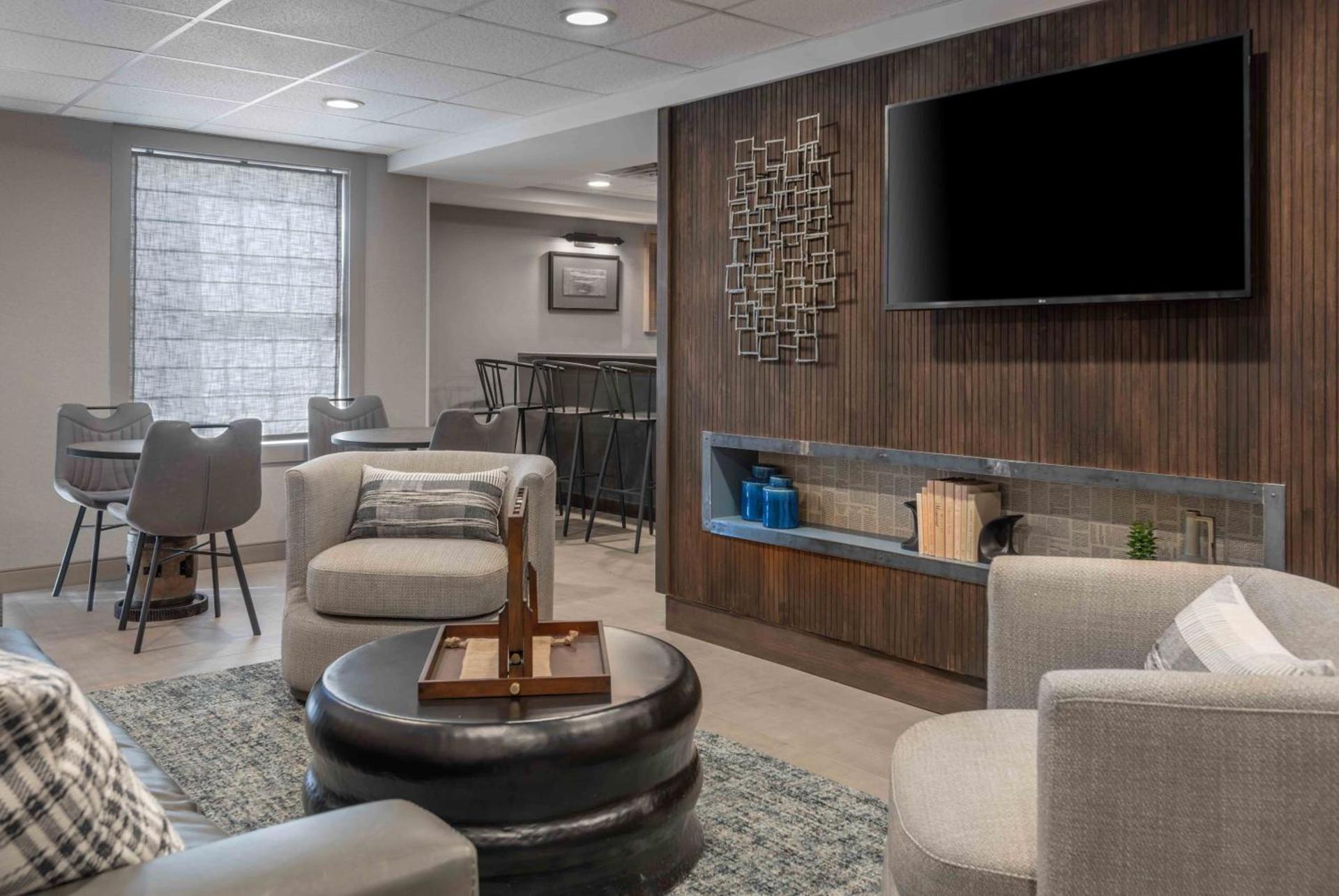 Holiday Inn Express South Burlington - Downtown by IHG photo 65
