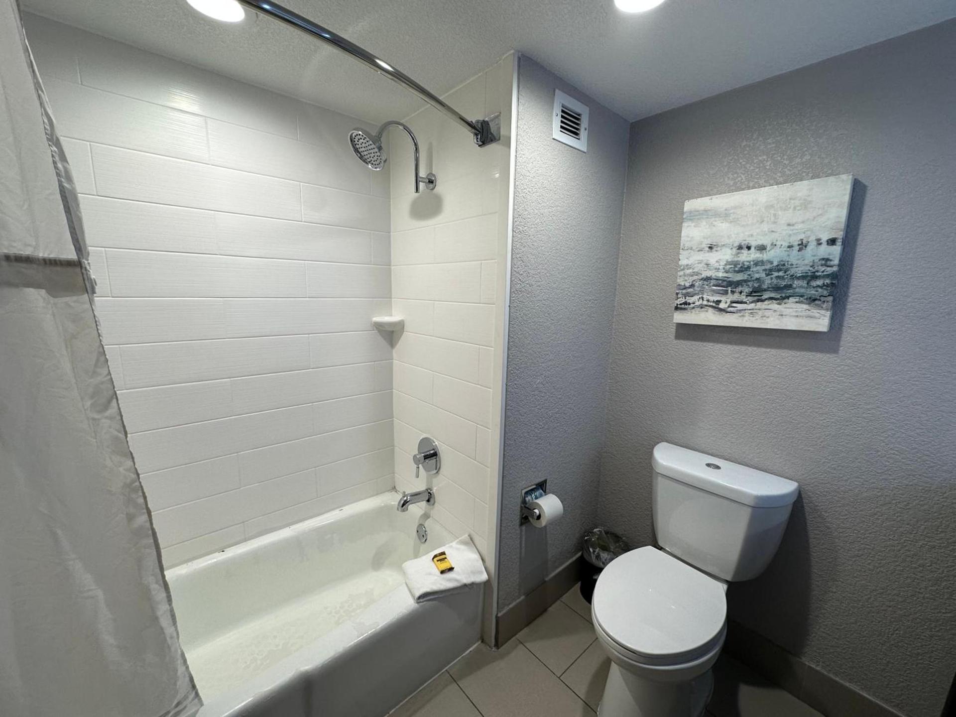 Comfort Inn Dallas North Love Field Airport photo 44