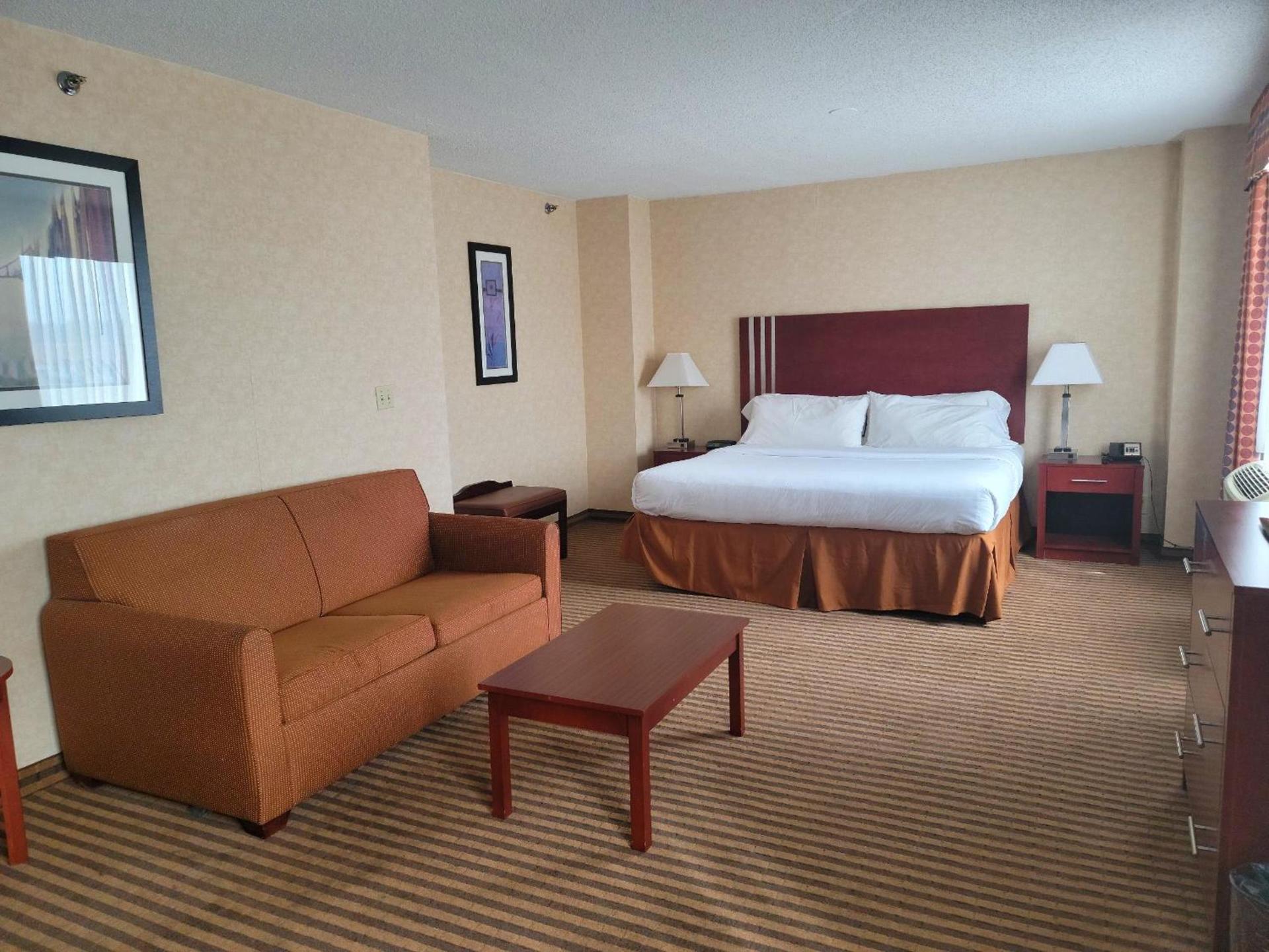 Lynchburg Grand Estate by IHG photo 11