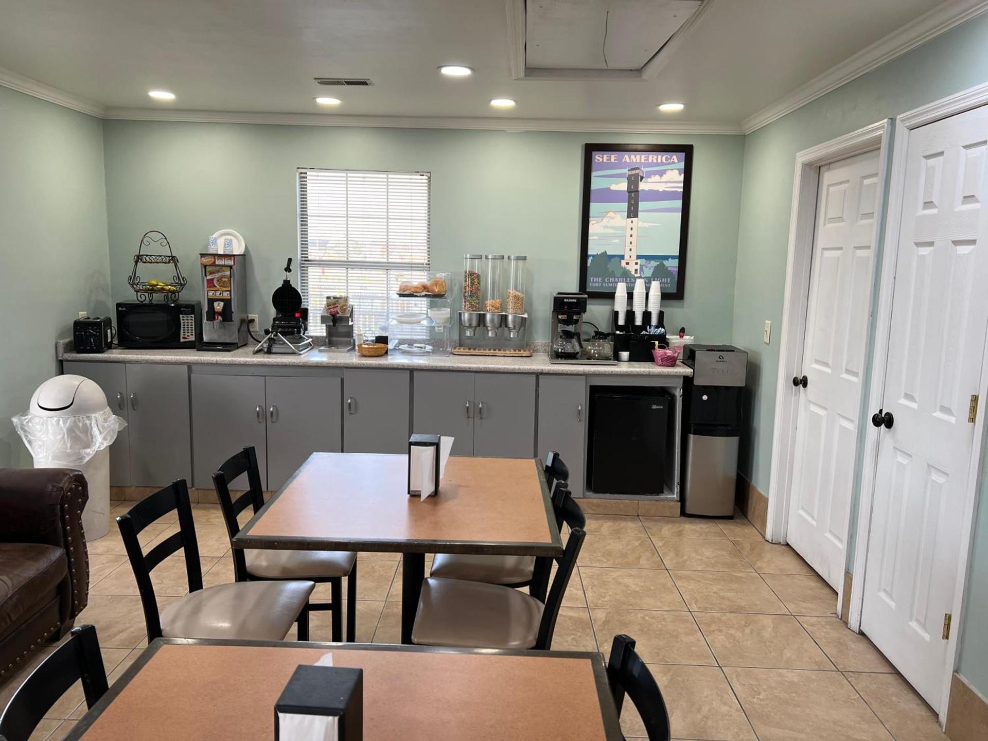 Travelodge by Wyndham Santee photo 23