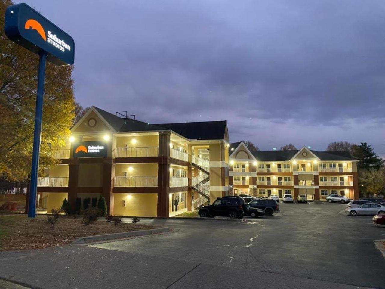 Suburban Studios Winston-Salem near Hanes Mall — hotel in Winston-Salem