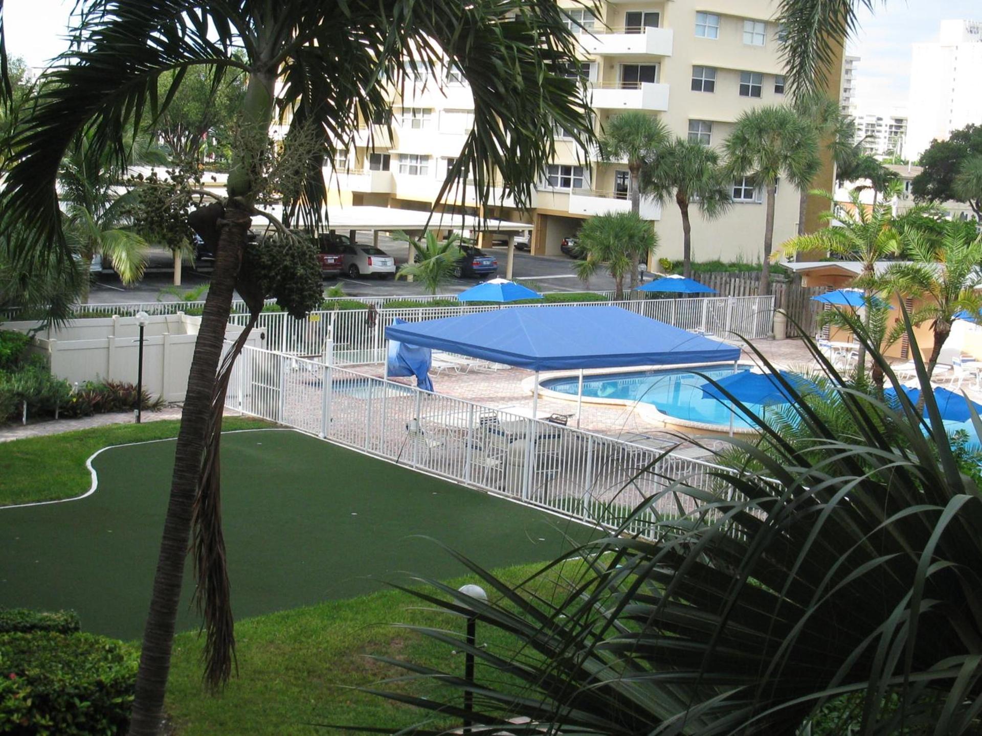 Canada House Pompano Beach photo 3