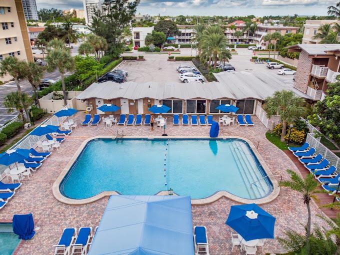 Canada House Pompano Beach photo 2