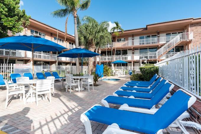 Canada House Pompano Beach photo 4