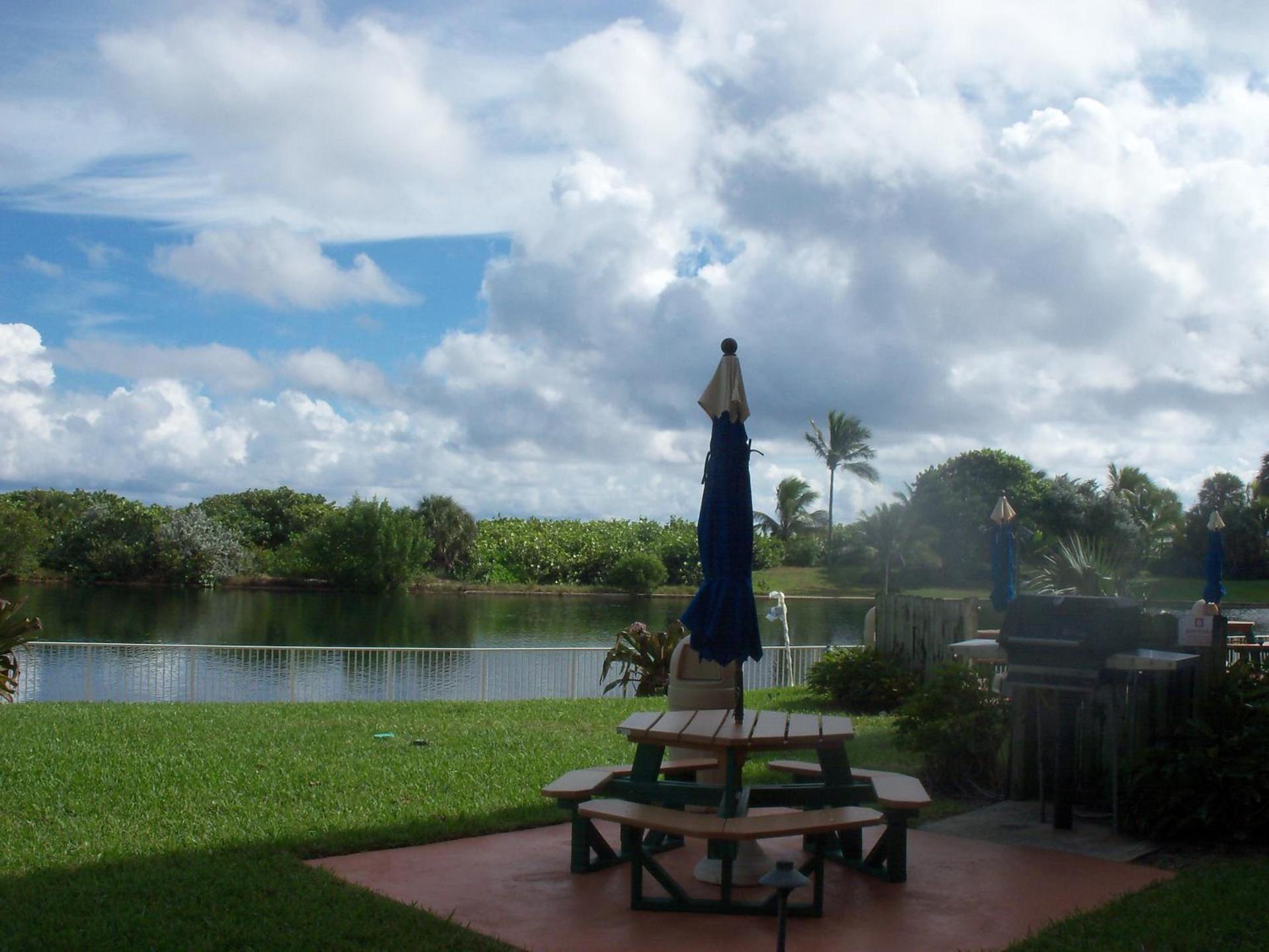 Canada House Pompano Beach photo 7