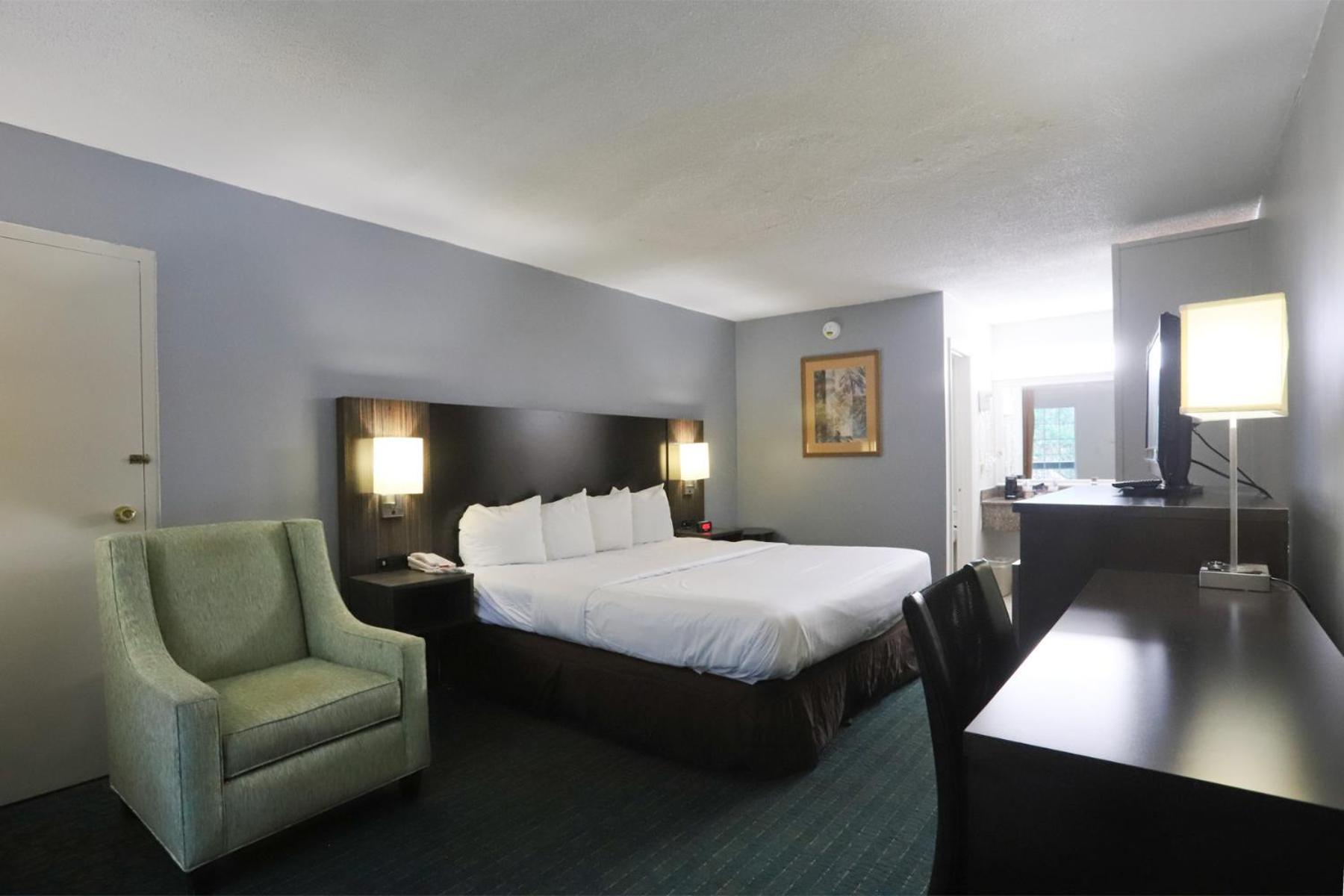 Greenville Inn & Suites photo 20