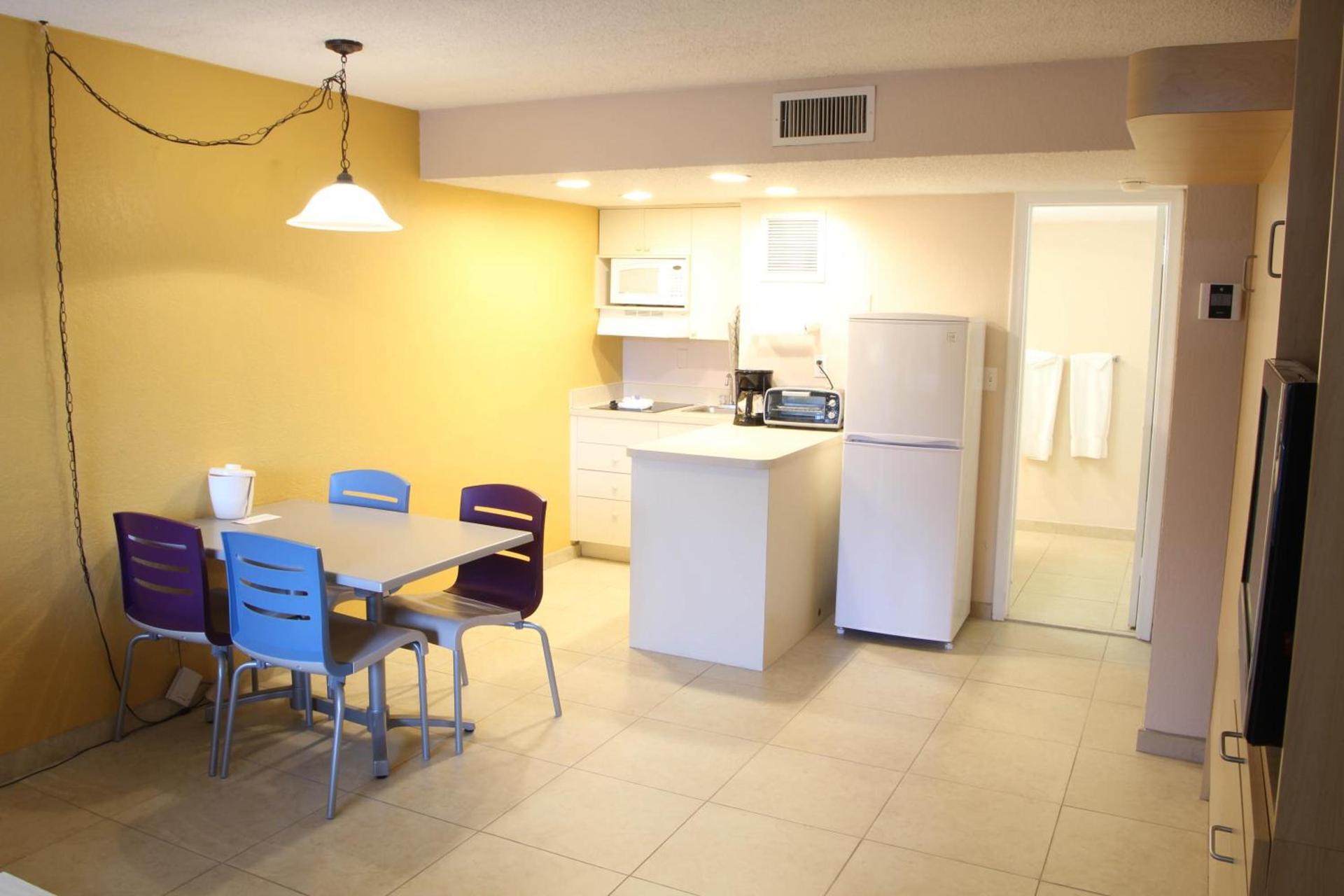 Canada House Pompano Beach photo 15