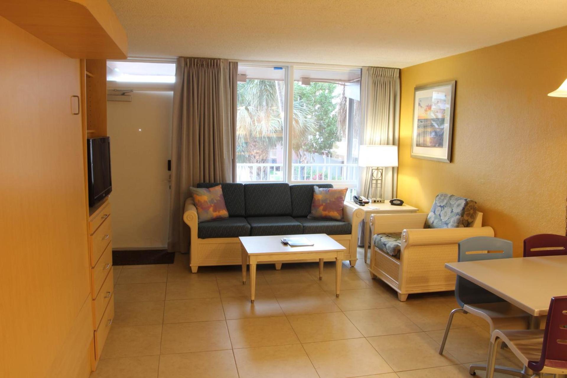 Canada House Pompano Beach photo 13
