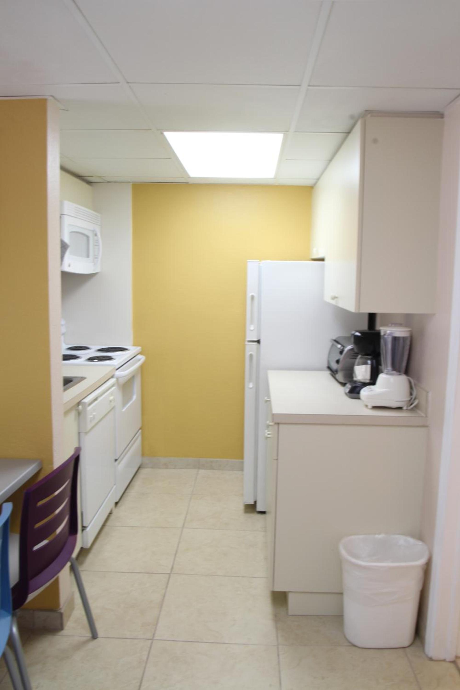 Canada House Pompano Beach photo 12