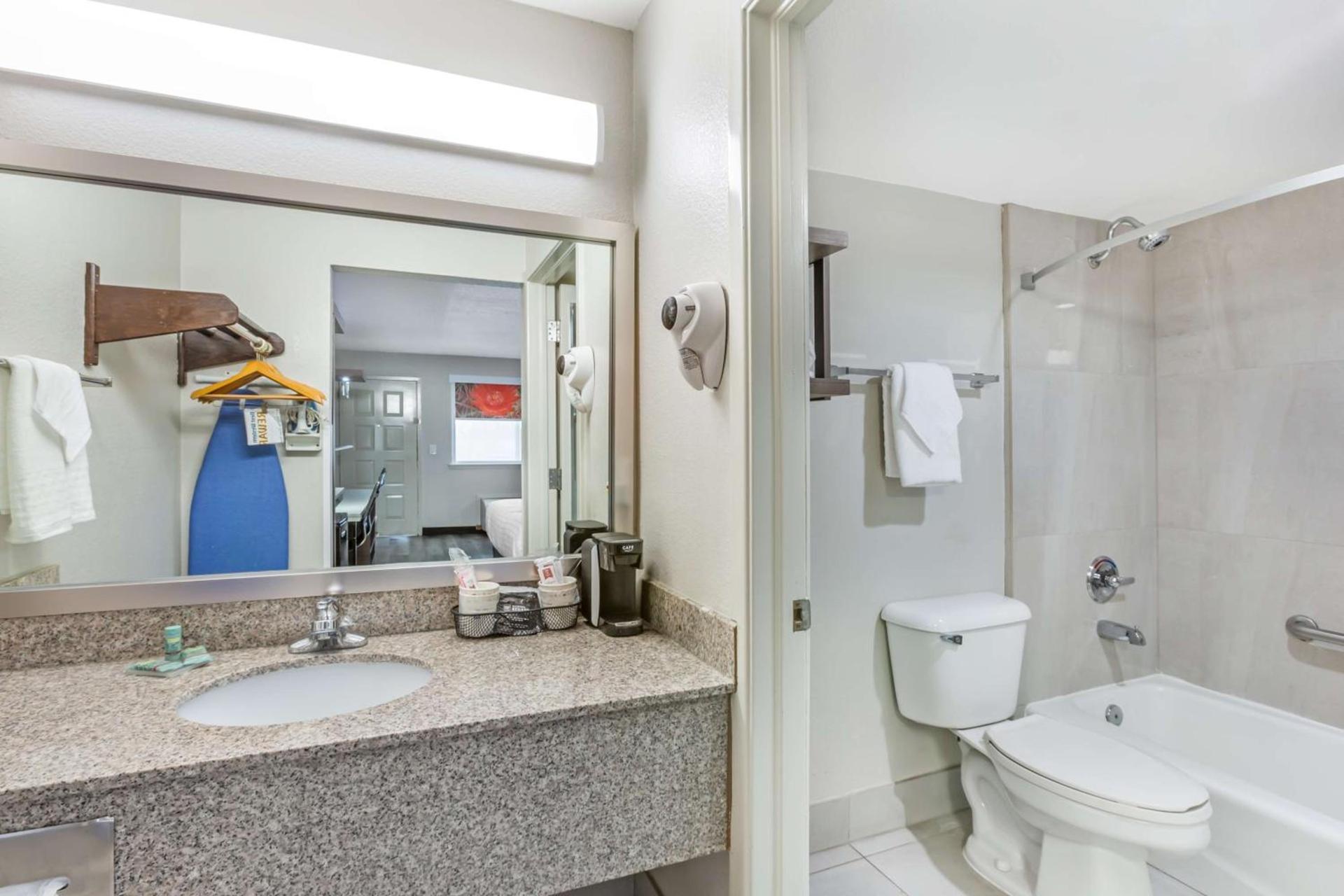 Best Western Sunland Park Inn photo 12