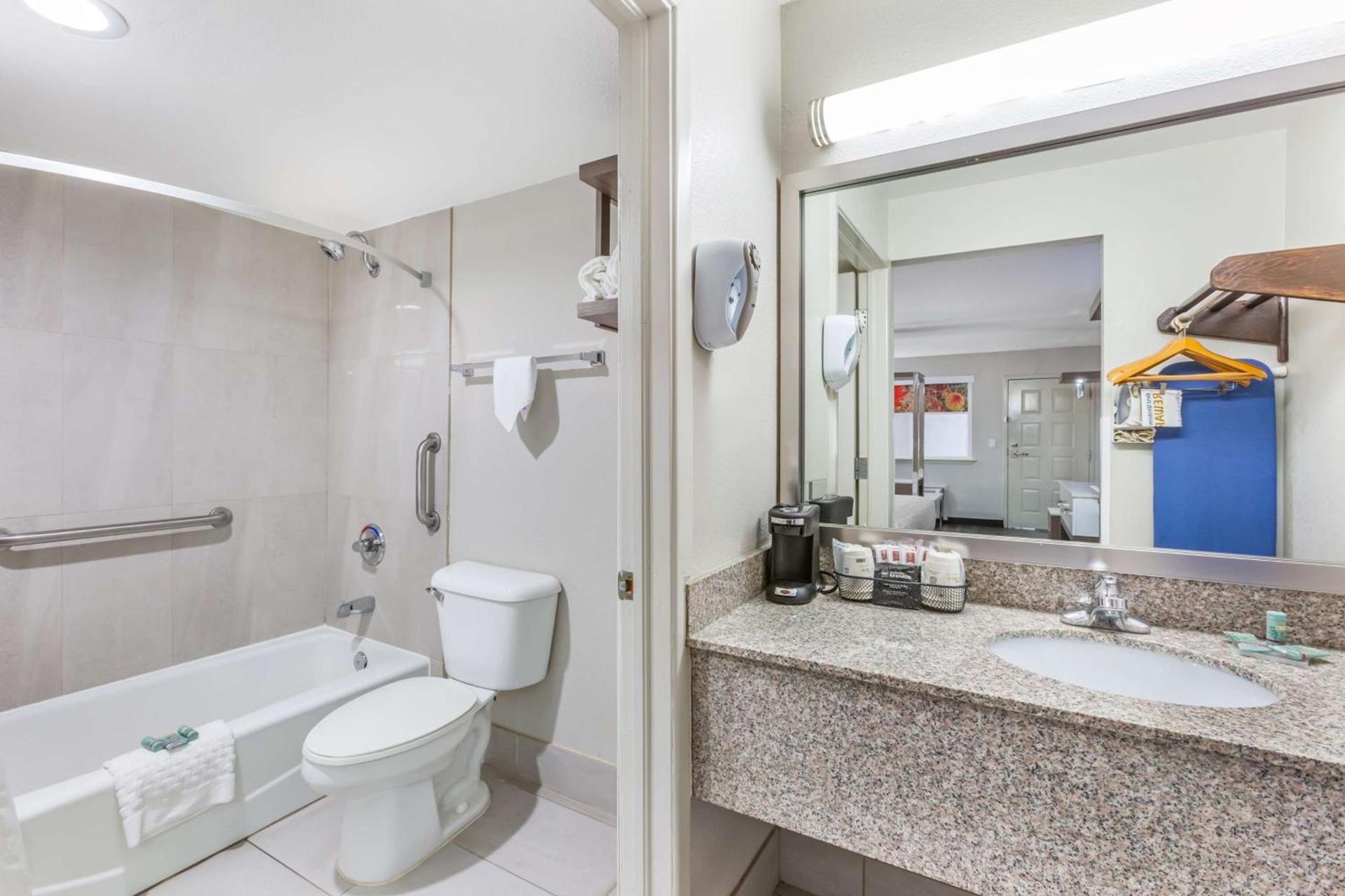 Best Western Sunland Park Inn photo 21