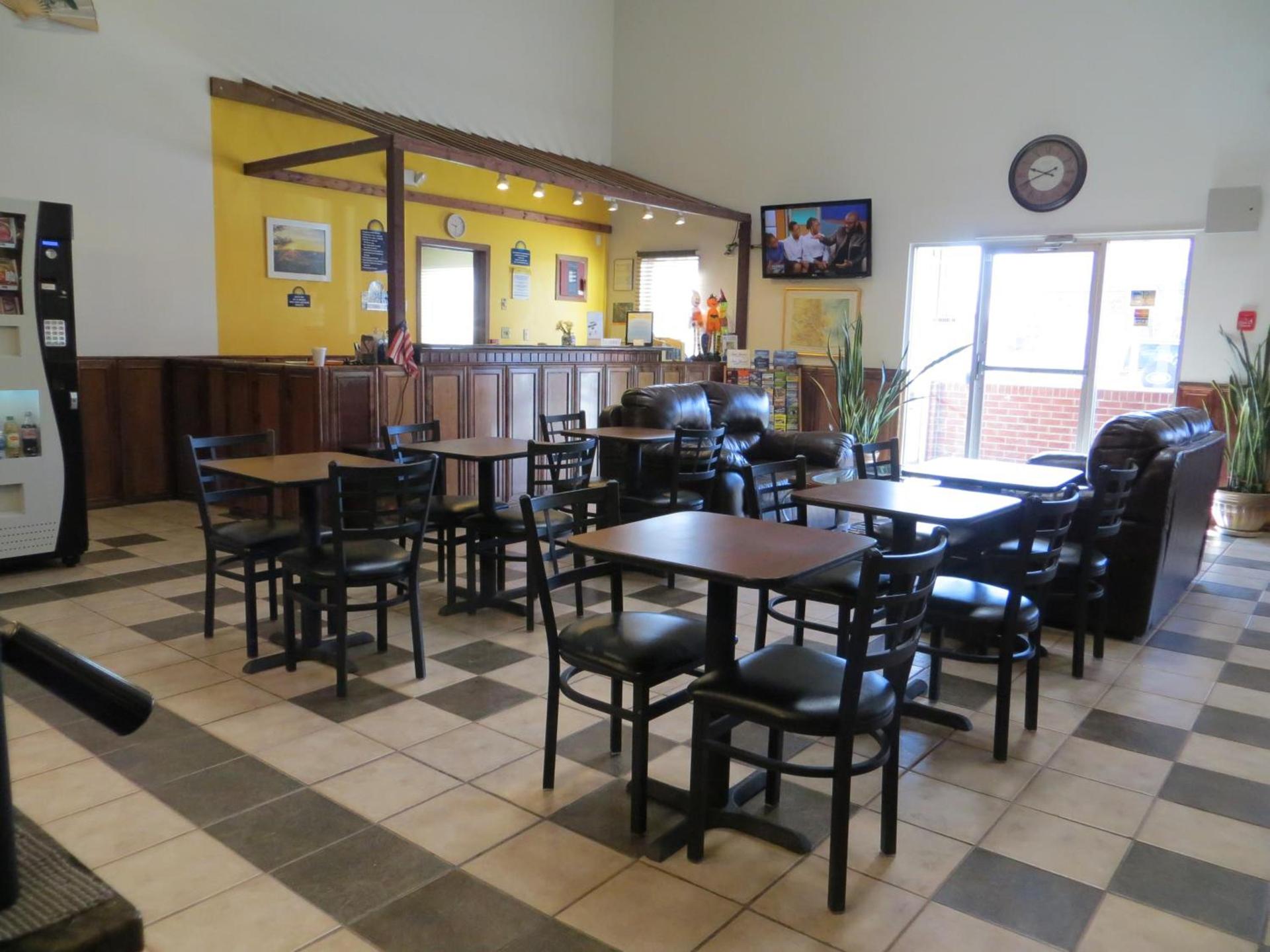 Days Inn by Wyndham Alamosa photo 54