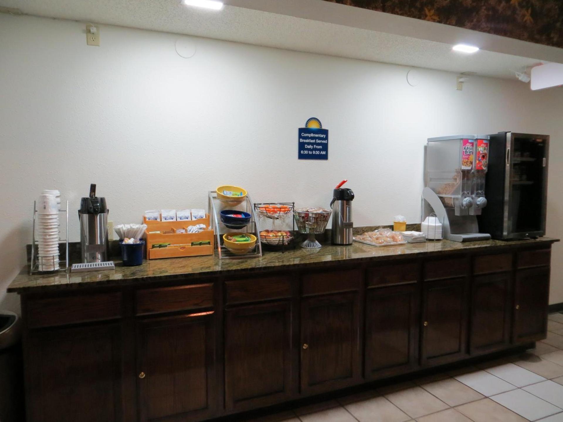 Days Inn by Wyndham Alamosa photo 59