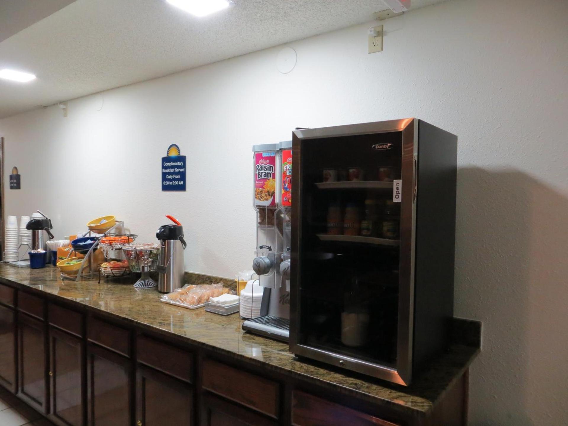 Days Inn by Wyndham Alamosa photo 61