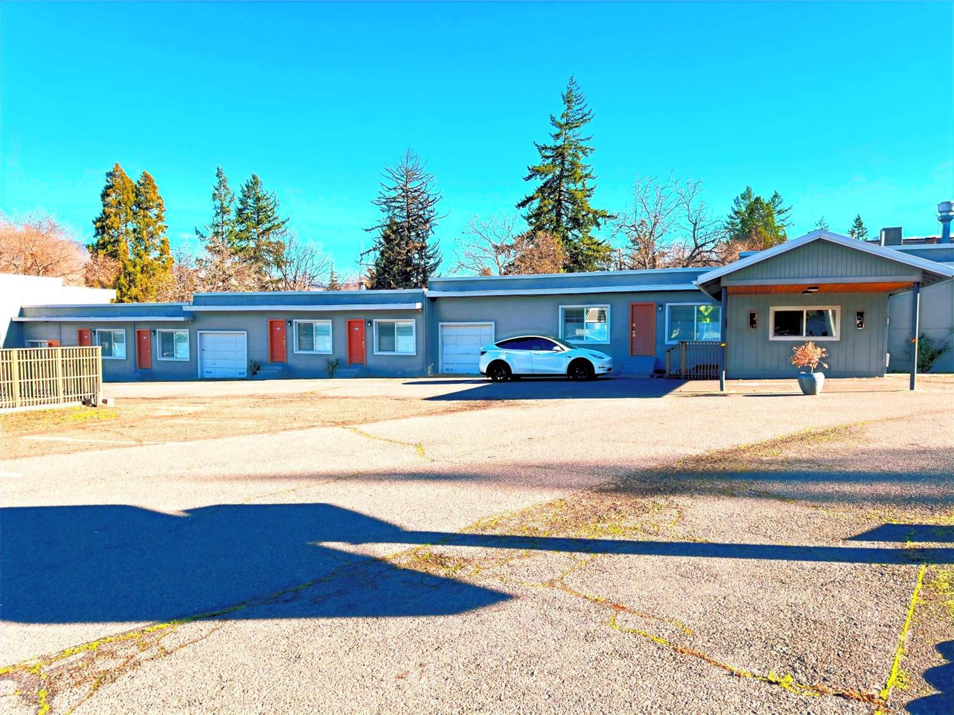 Ashland Motel - Oregon photo 1