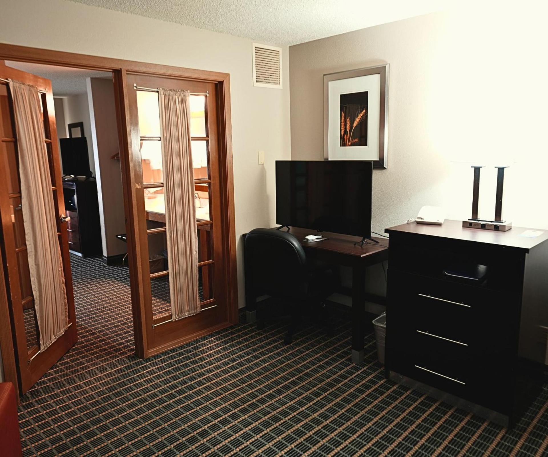 Baymont by Wyndham Marshalltown photo 20