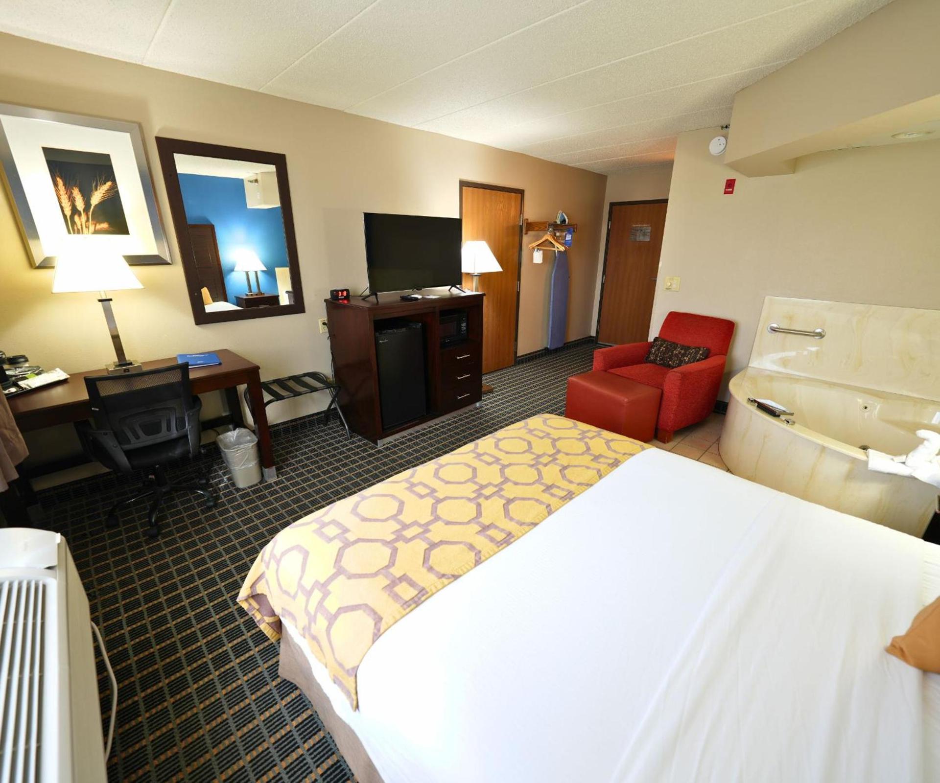Baymont by Wyndham Marshalltown photo 24