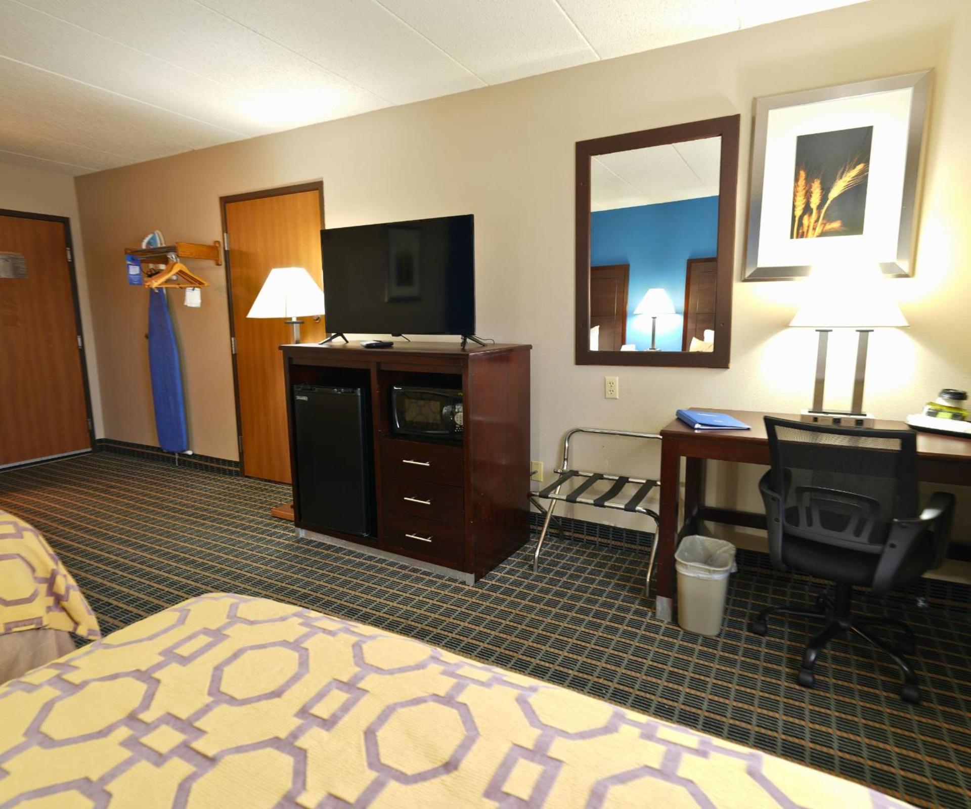 Baymont by Wyndham Marshalltown photo 35