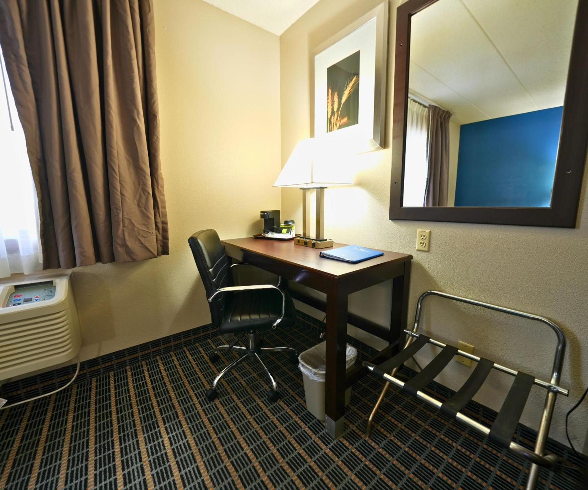 Baymont by Wyndham Marshalltown photo 41