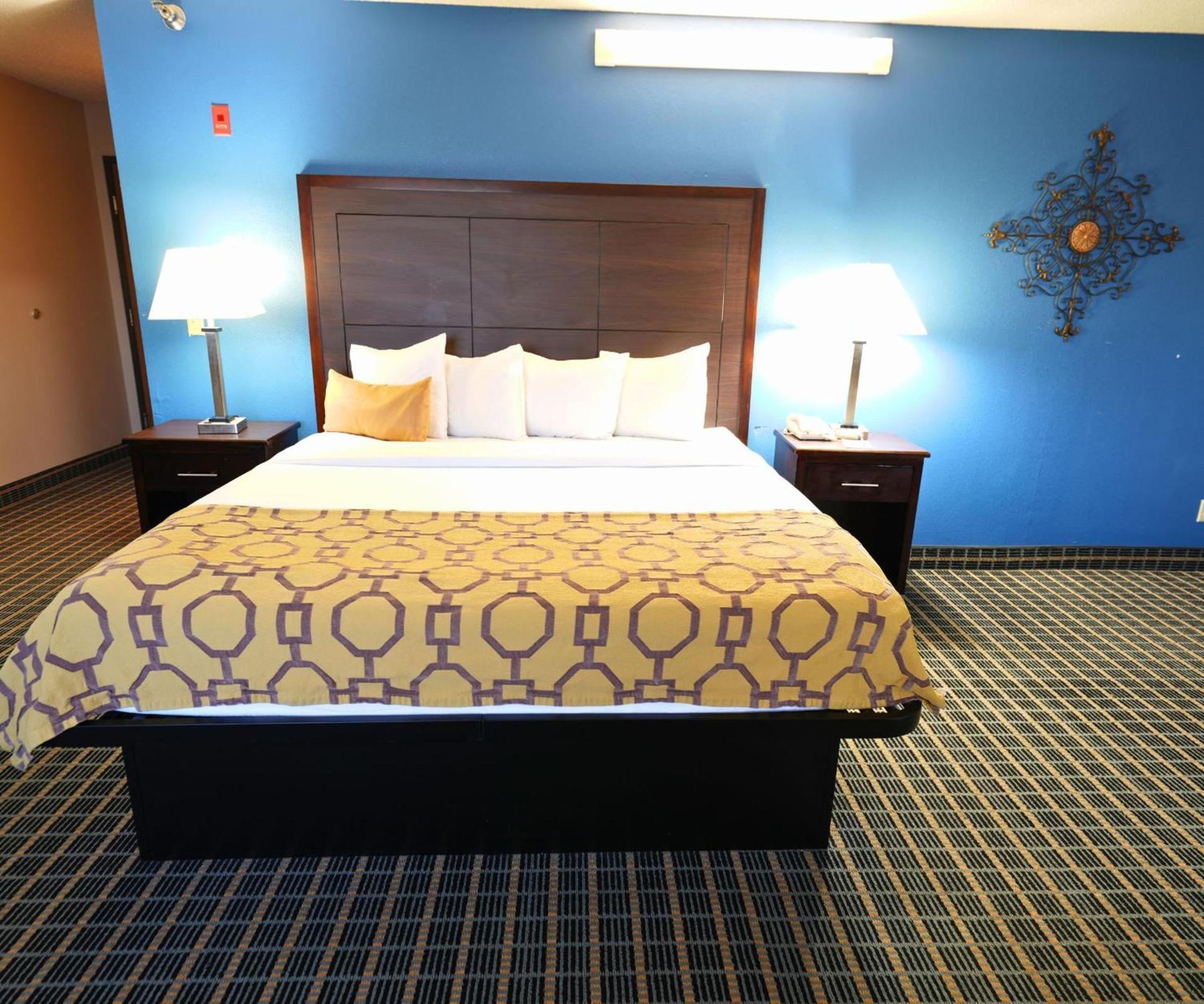 Baymont by Wyndham Marshalltown photo 54