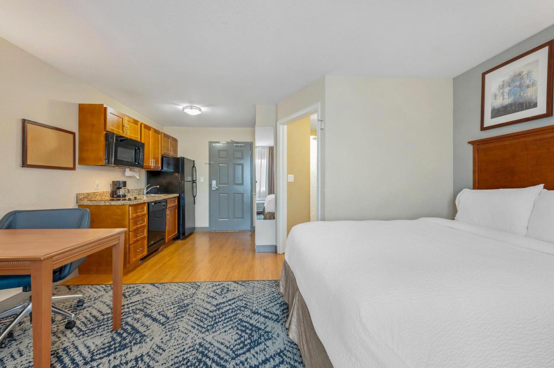 Candlewood Suites Indianapolis East by IHG photo 50