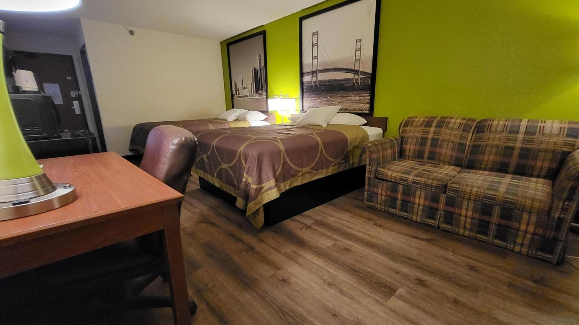 Super 8 by Wyndham Canton/Livonia Area photo 23