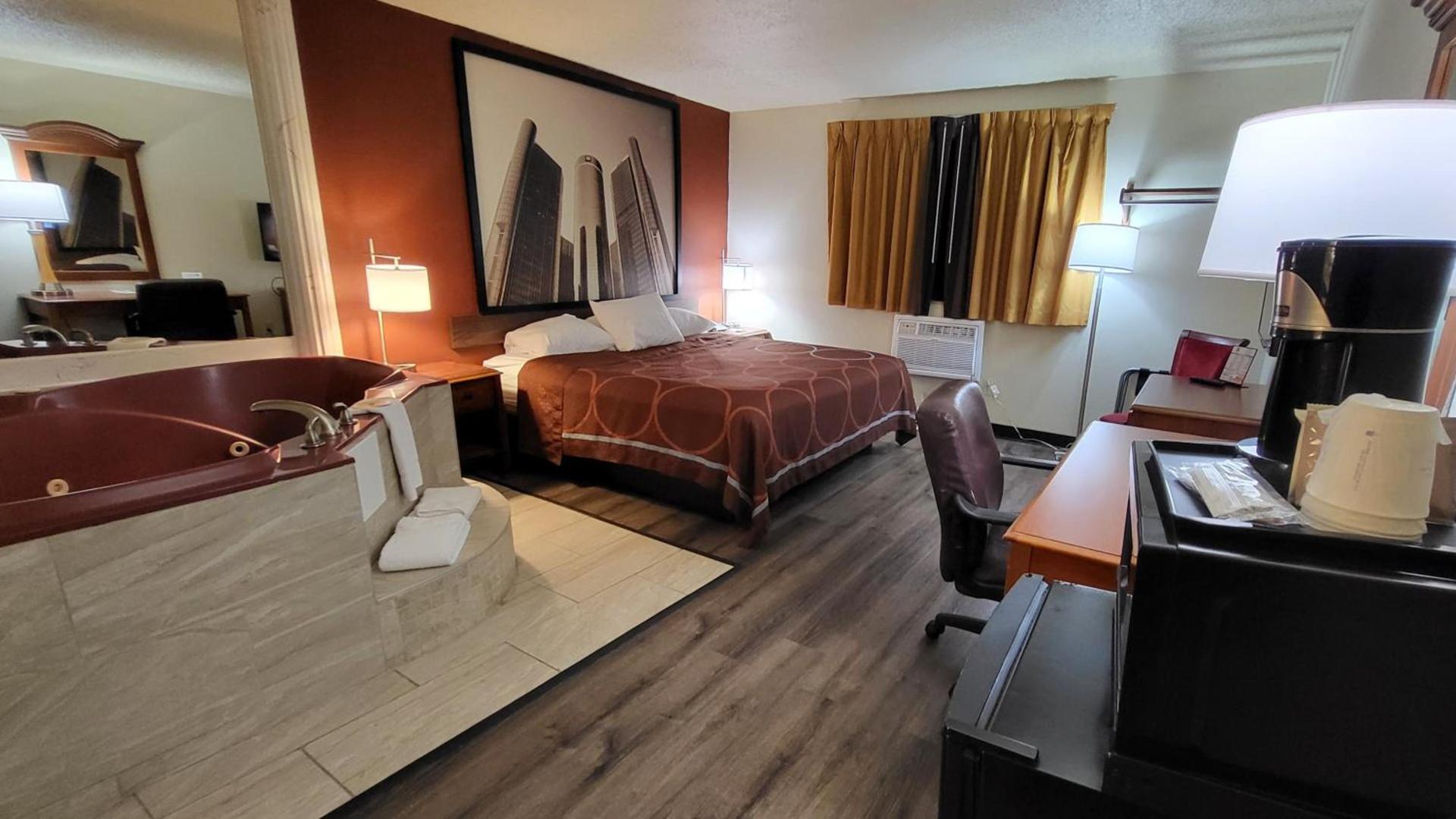 Super 8 by Wyndham Canton/Livonia Area photo 27