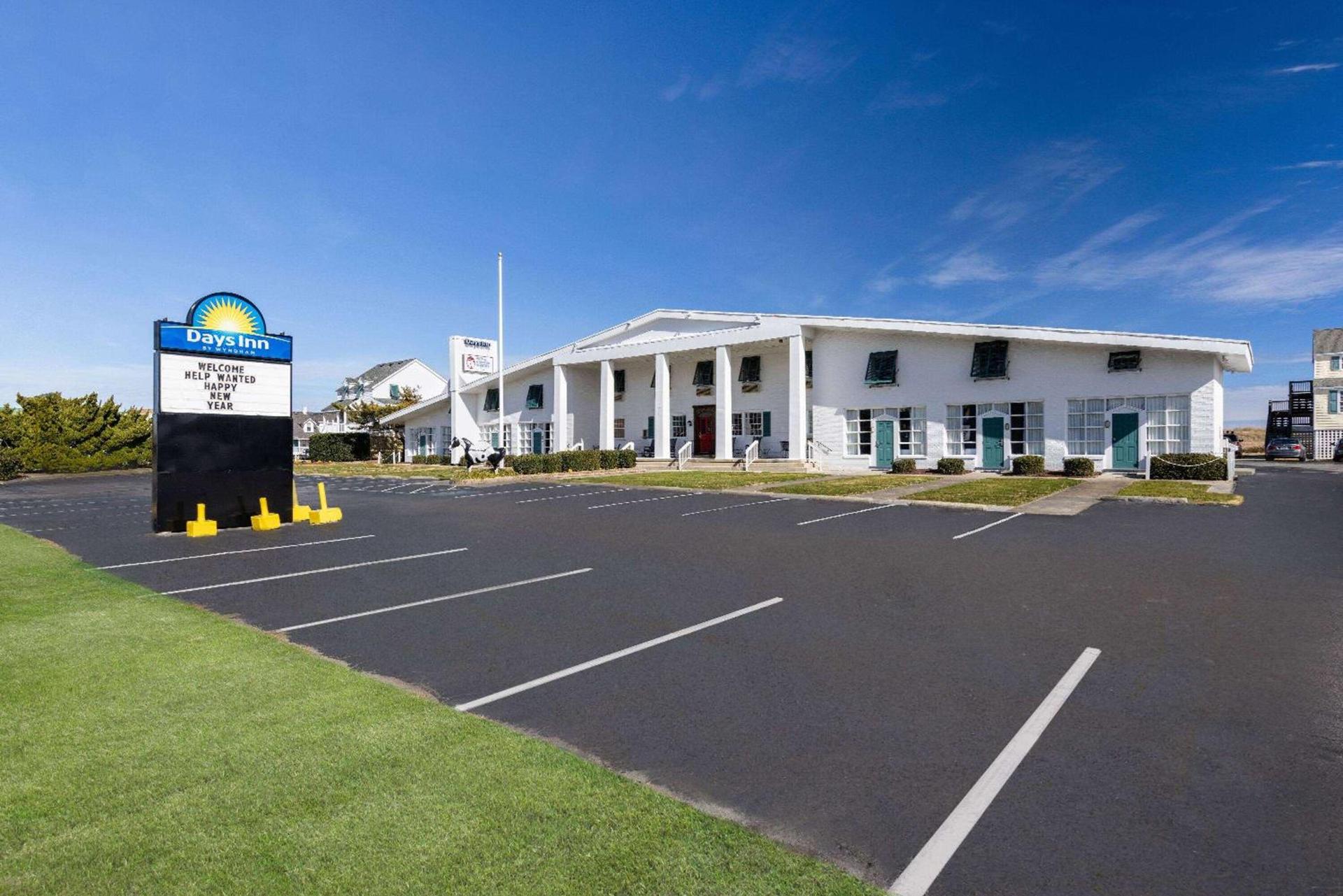 Days Inn by Wyndham Kill Devil Hills Oceanfront - Wilbur photo 5