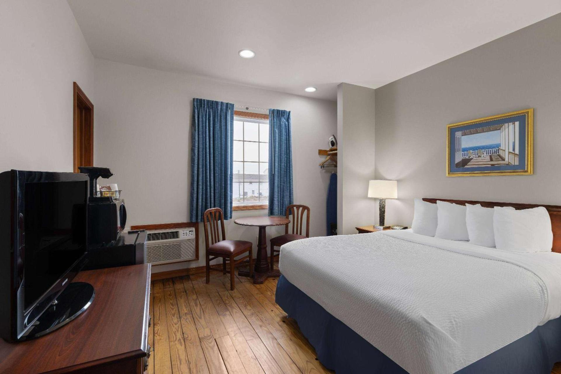 Days Inn by Wyndham Kill Devil Hills Oceanfront - Wilbur photo 13