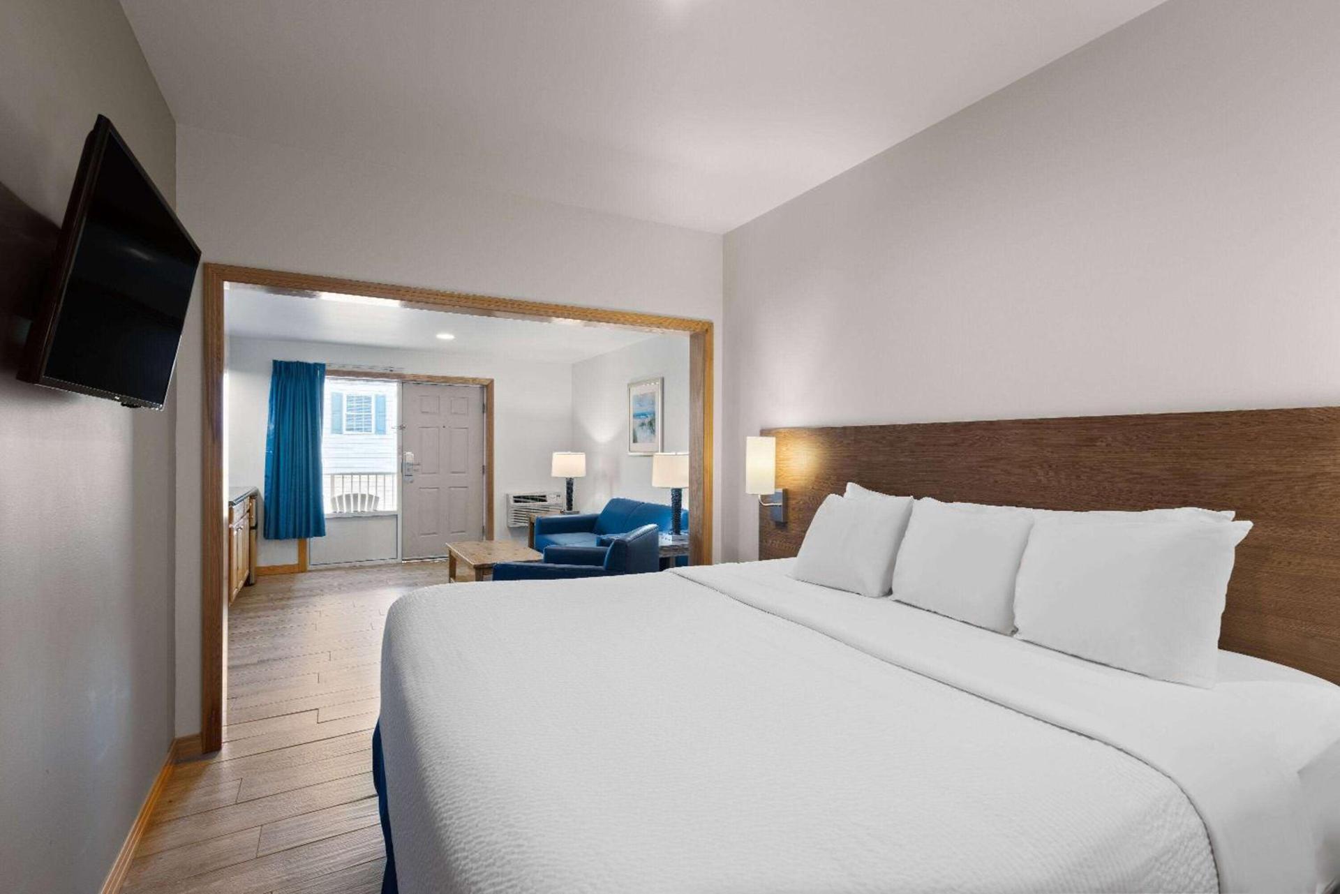 Days Inn by Wyndham Kill Devil Hills Oceanfront - Wilbur photo 57