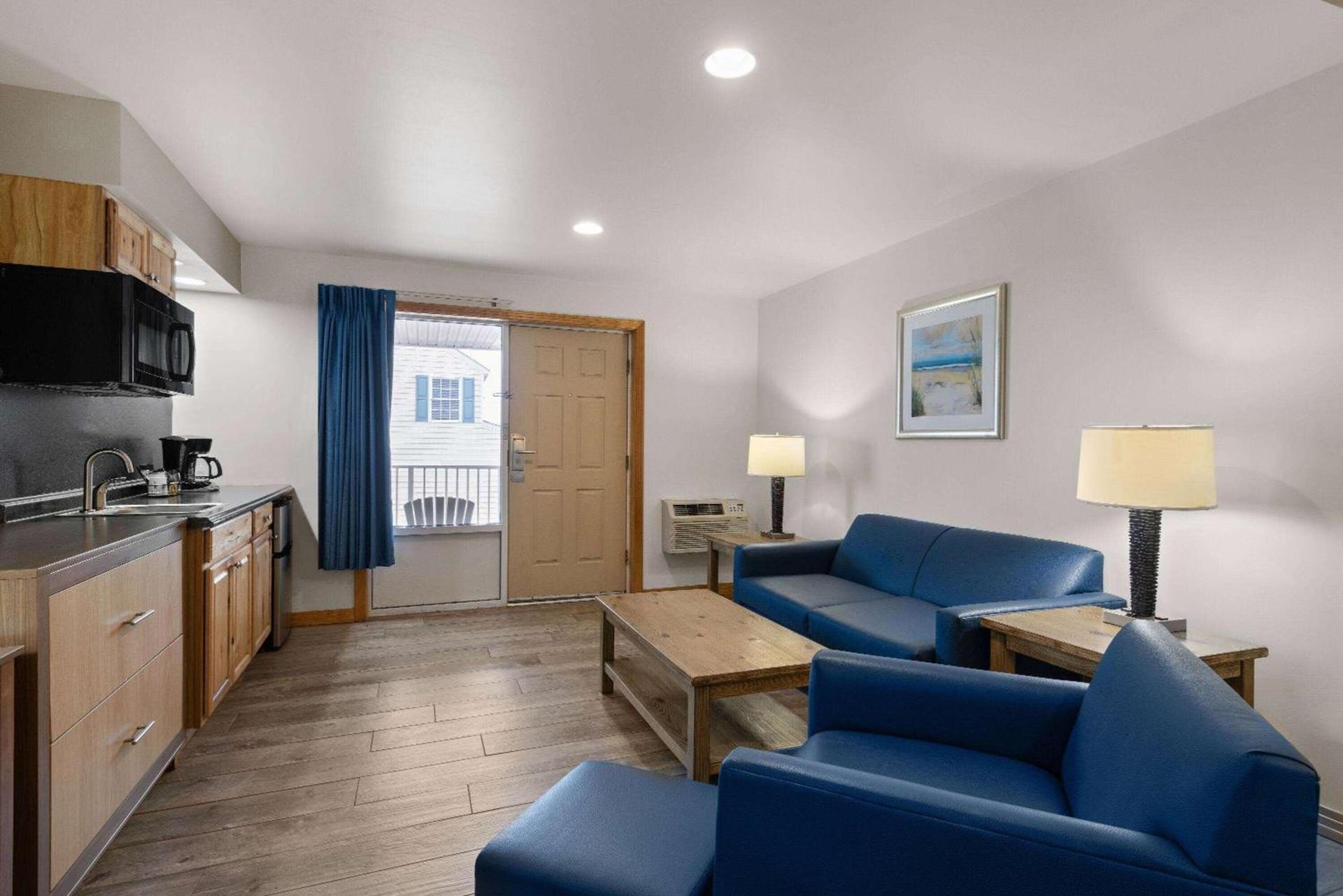 Days Inn by Wyndham Kill Devil Hills Oceanfront - Wilbur photo 24