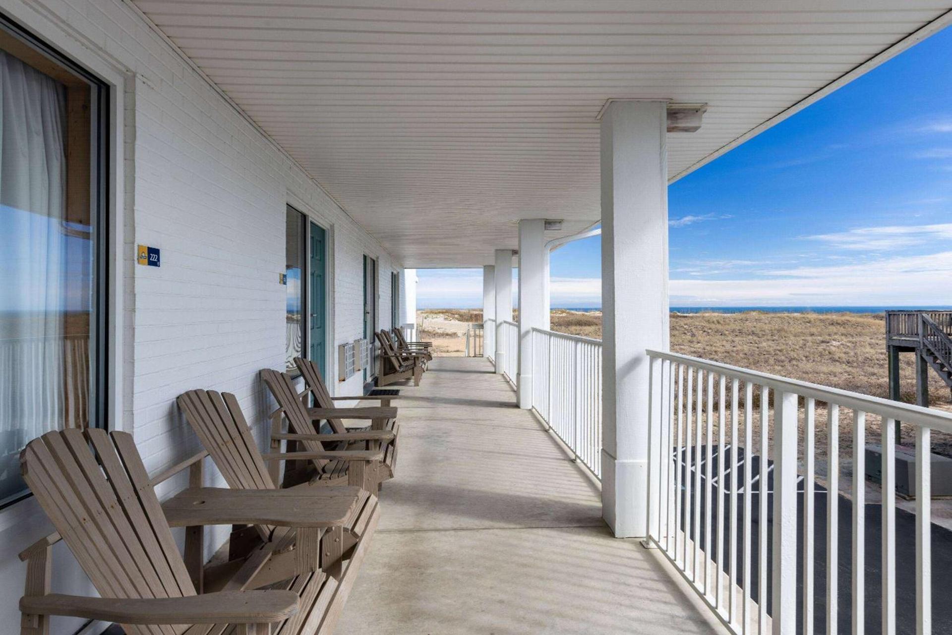 Days Inn by Wyndham Kill Devil Hills Oceanfront - Wilbur photo 34