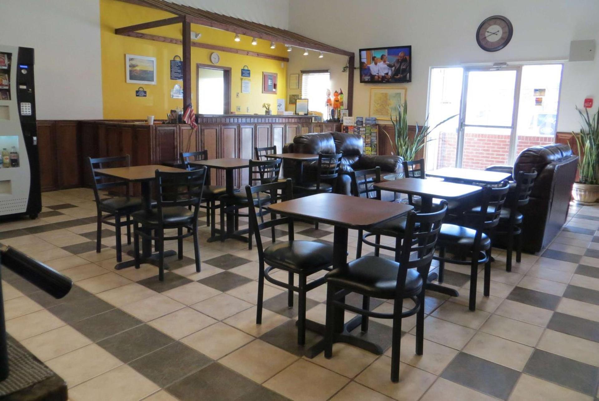 Days Inn by Wyndham Alamosa photo 15