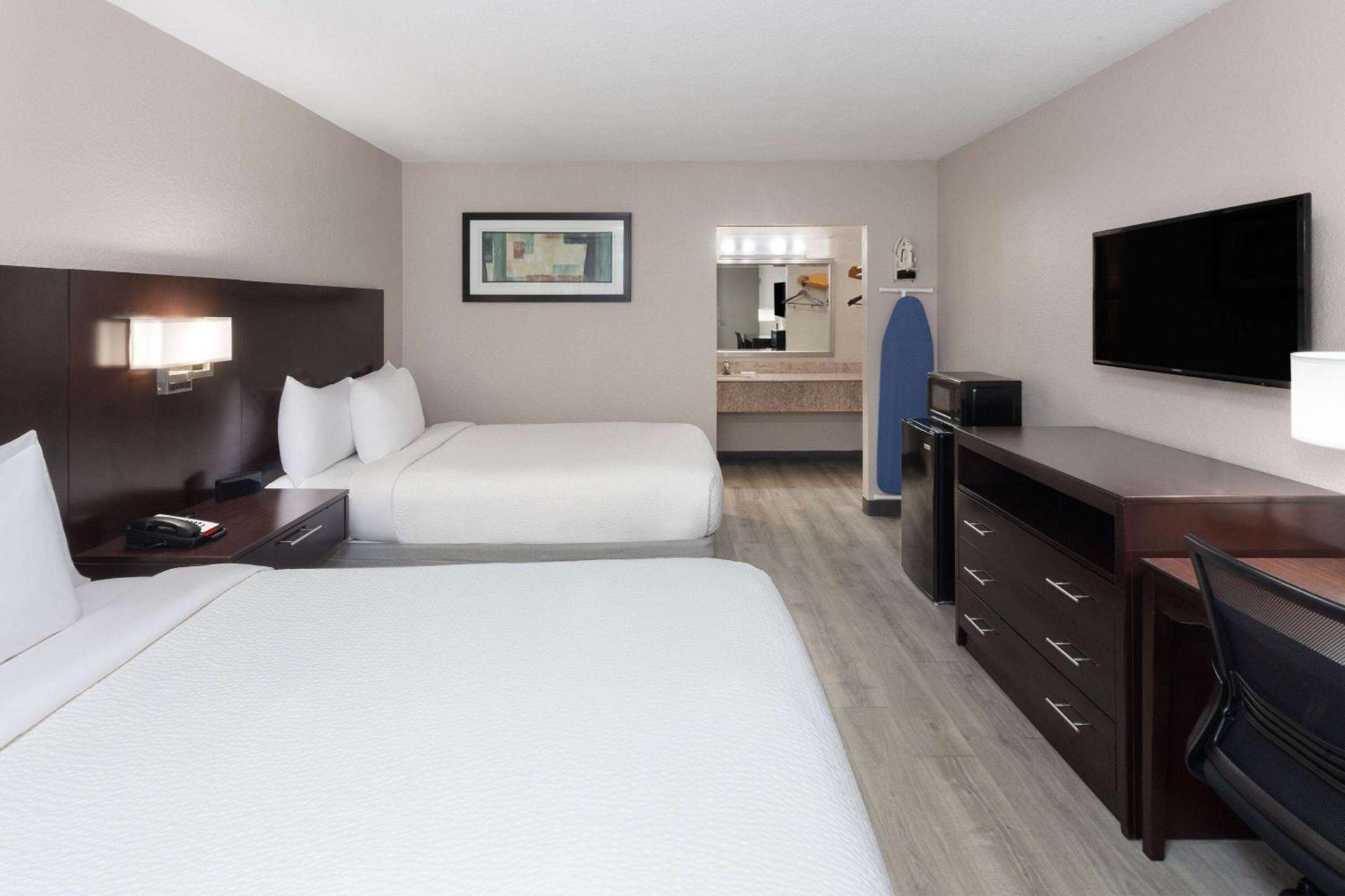 Days Inn by Wyndham Melbourne photo 32