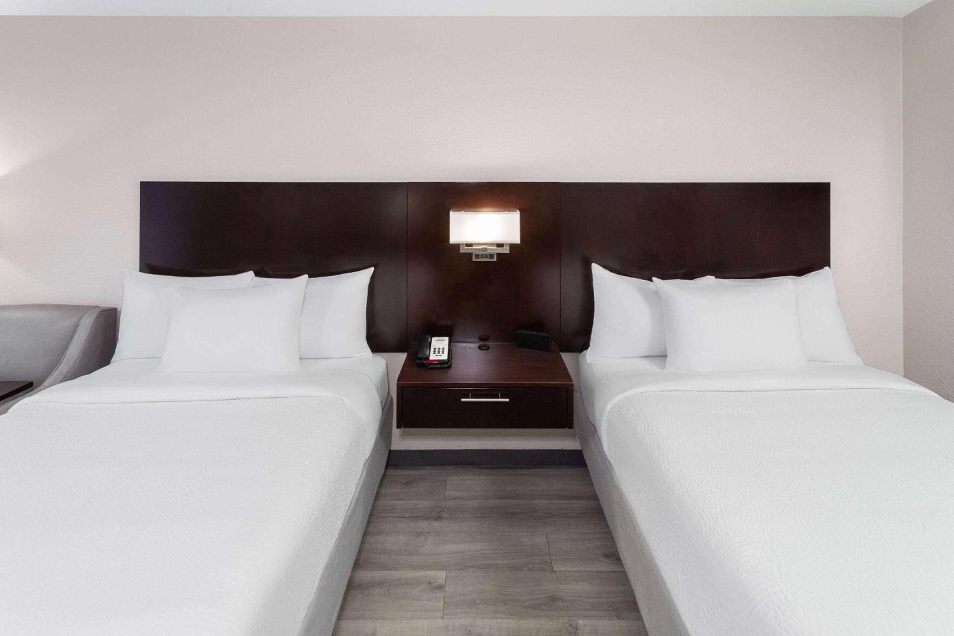 Days Inn by Wyndham Melbourne photo 33