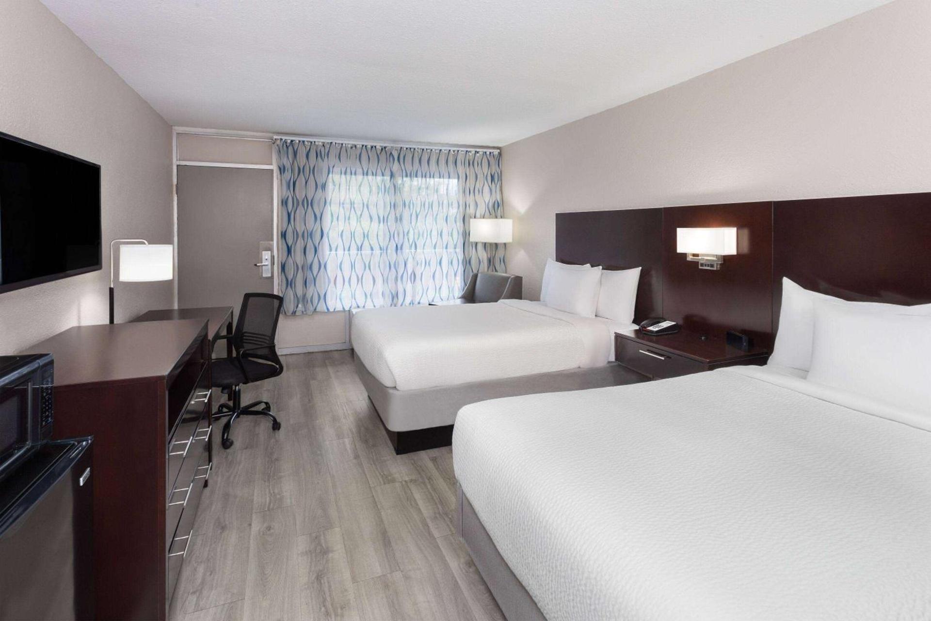 Days Inn by Wyndham Melbourne photo 2