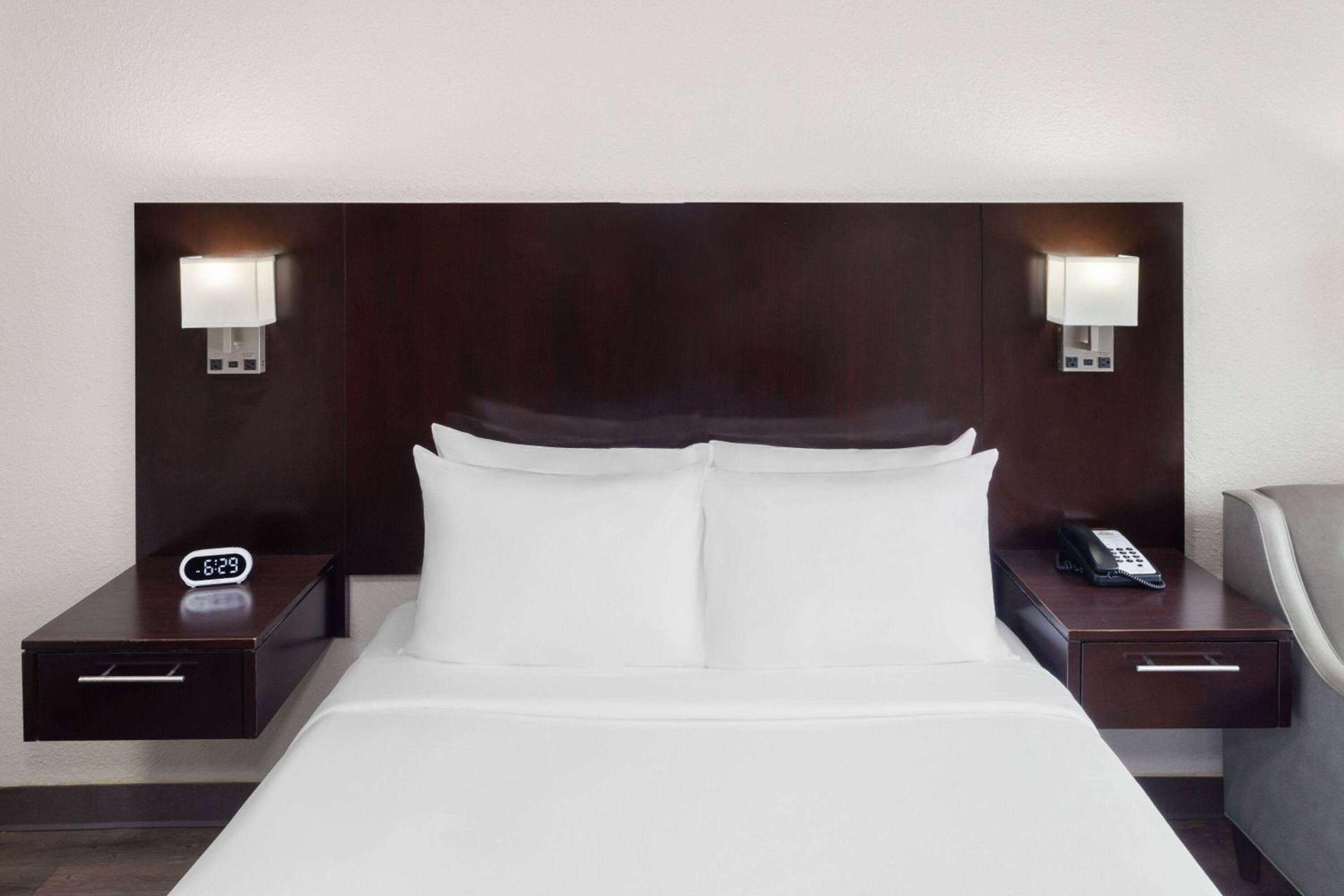 Days Inn by Wyndham Melbourne photo 6