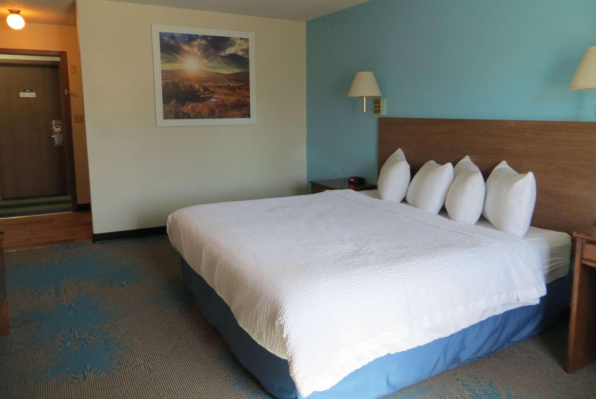 Days Inn by Wyndham Alamosa photo 31