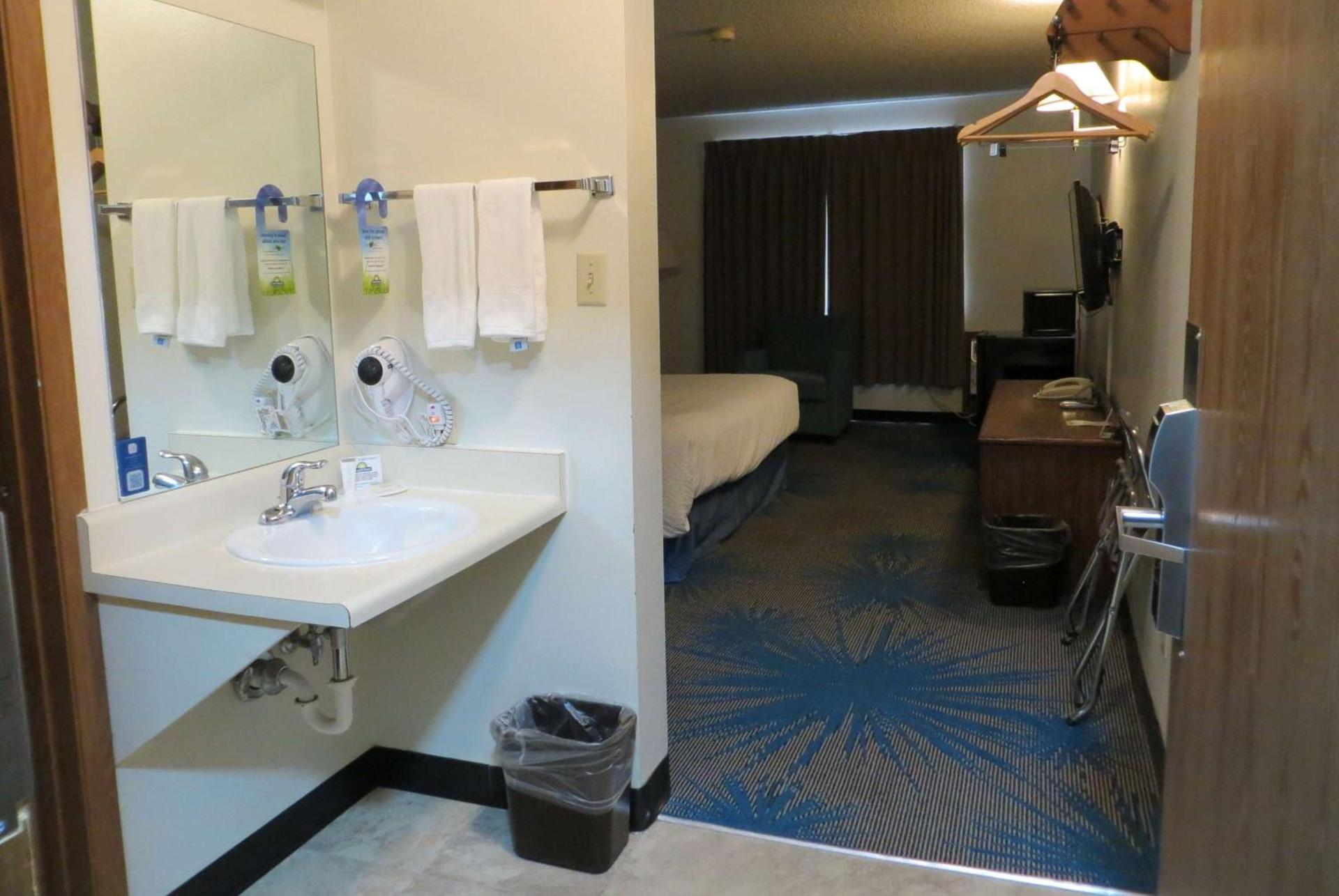 Days Inn by Wyndham Alamosa photo 39