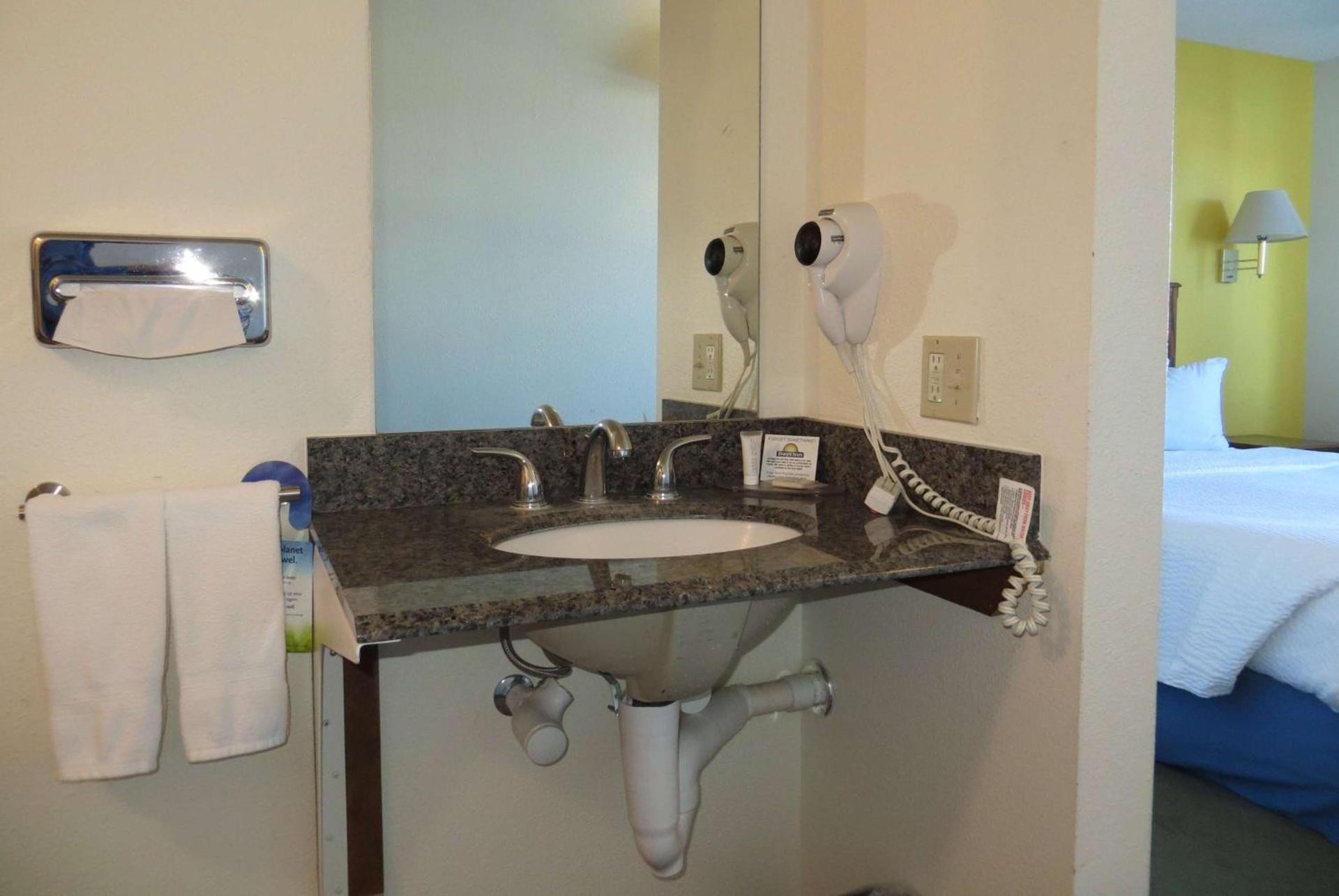 Days Inn by Wyndham Alamosa photo 46